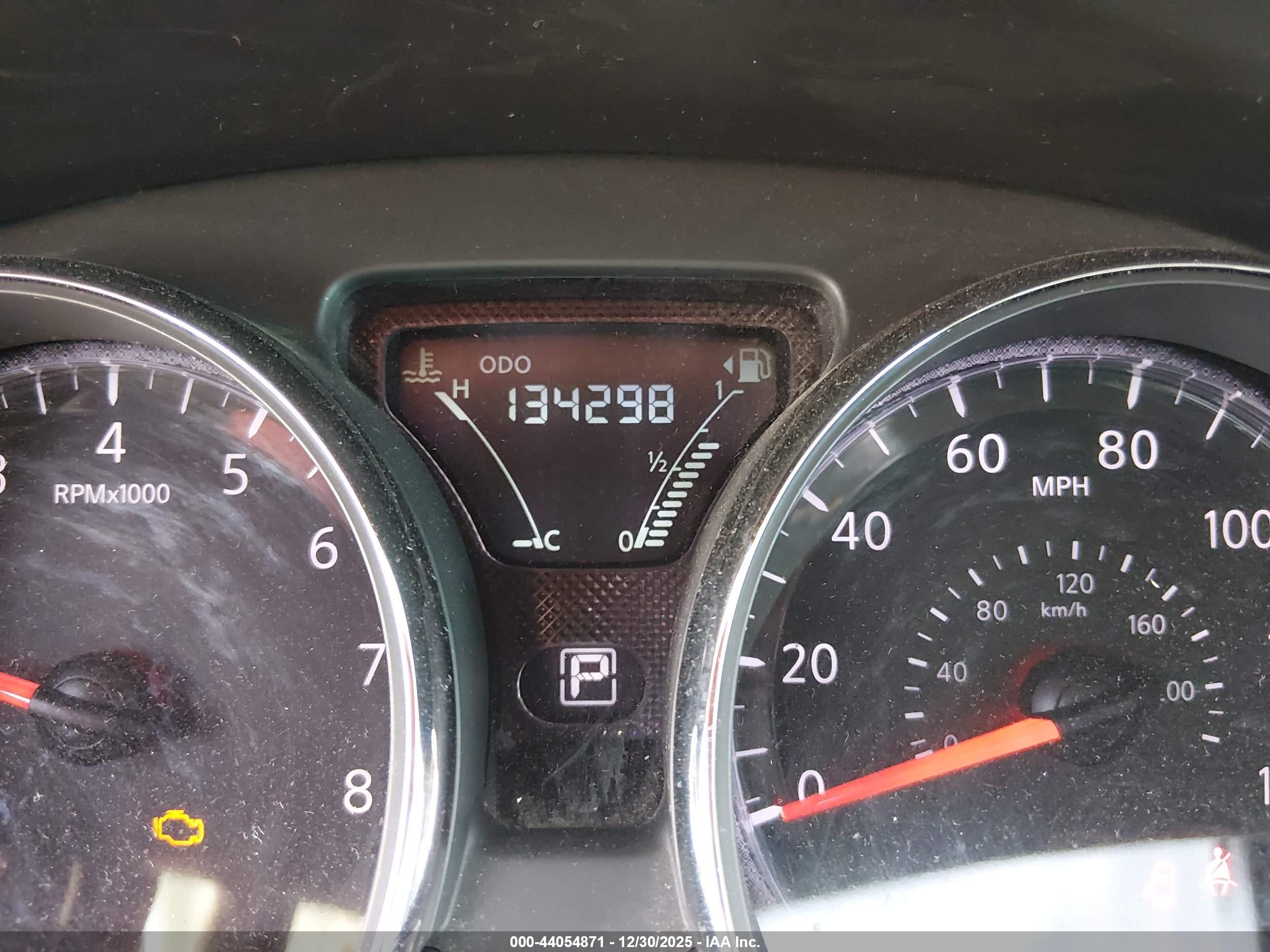 NISSAN VERSA image 7