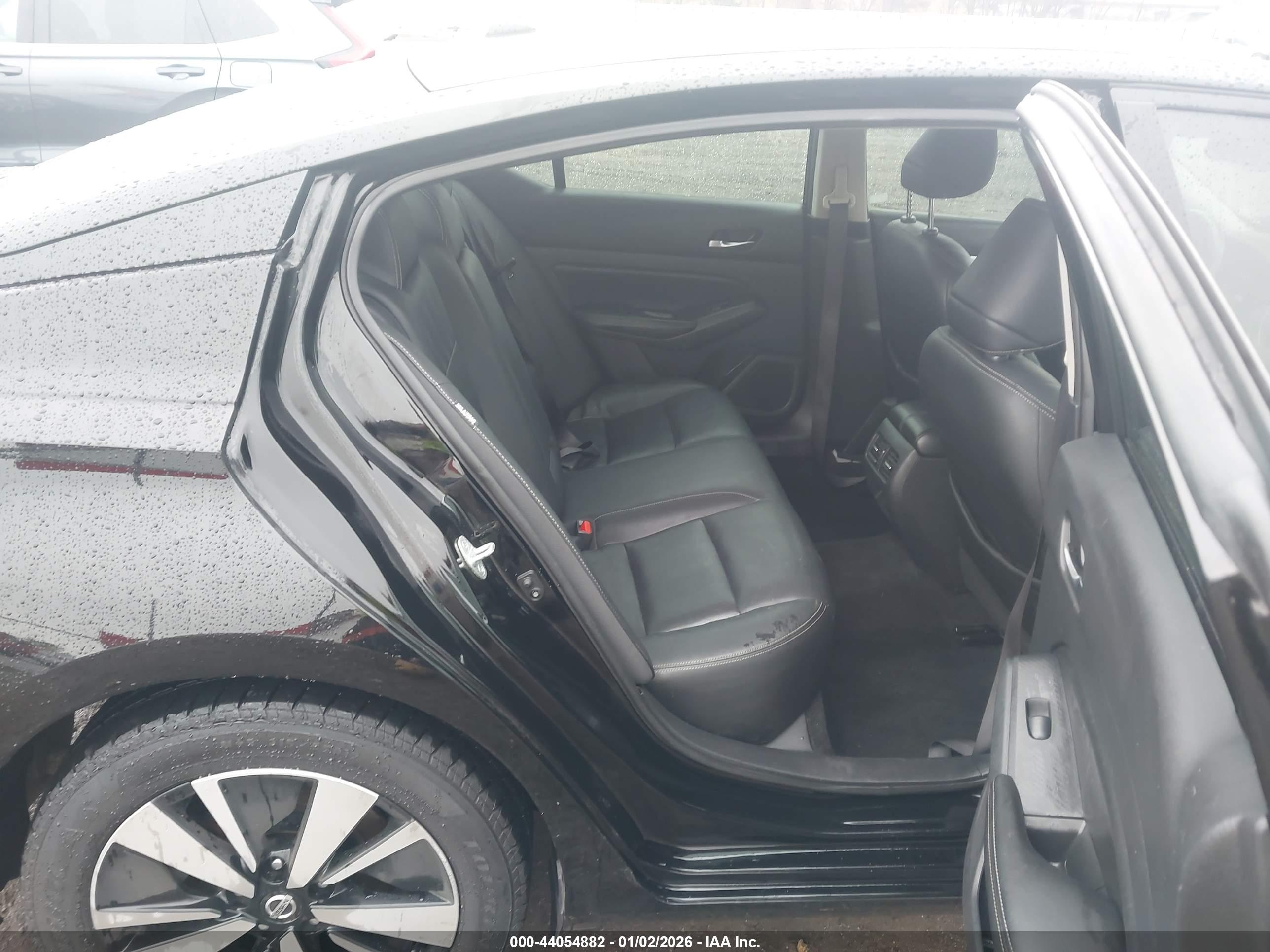 NISSAN ALTIMA image 8