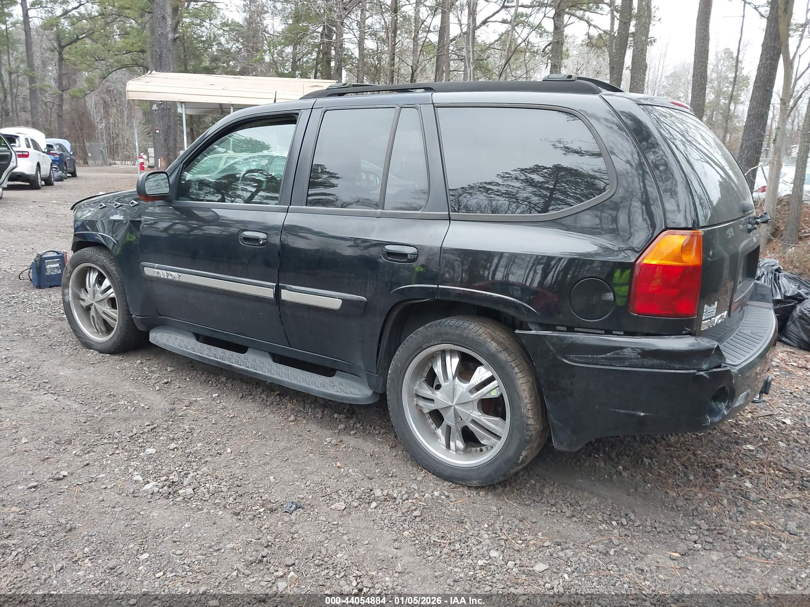 GMC ENVOY image 3