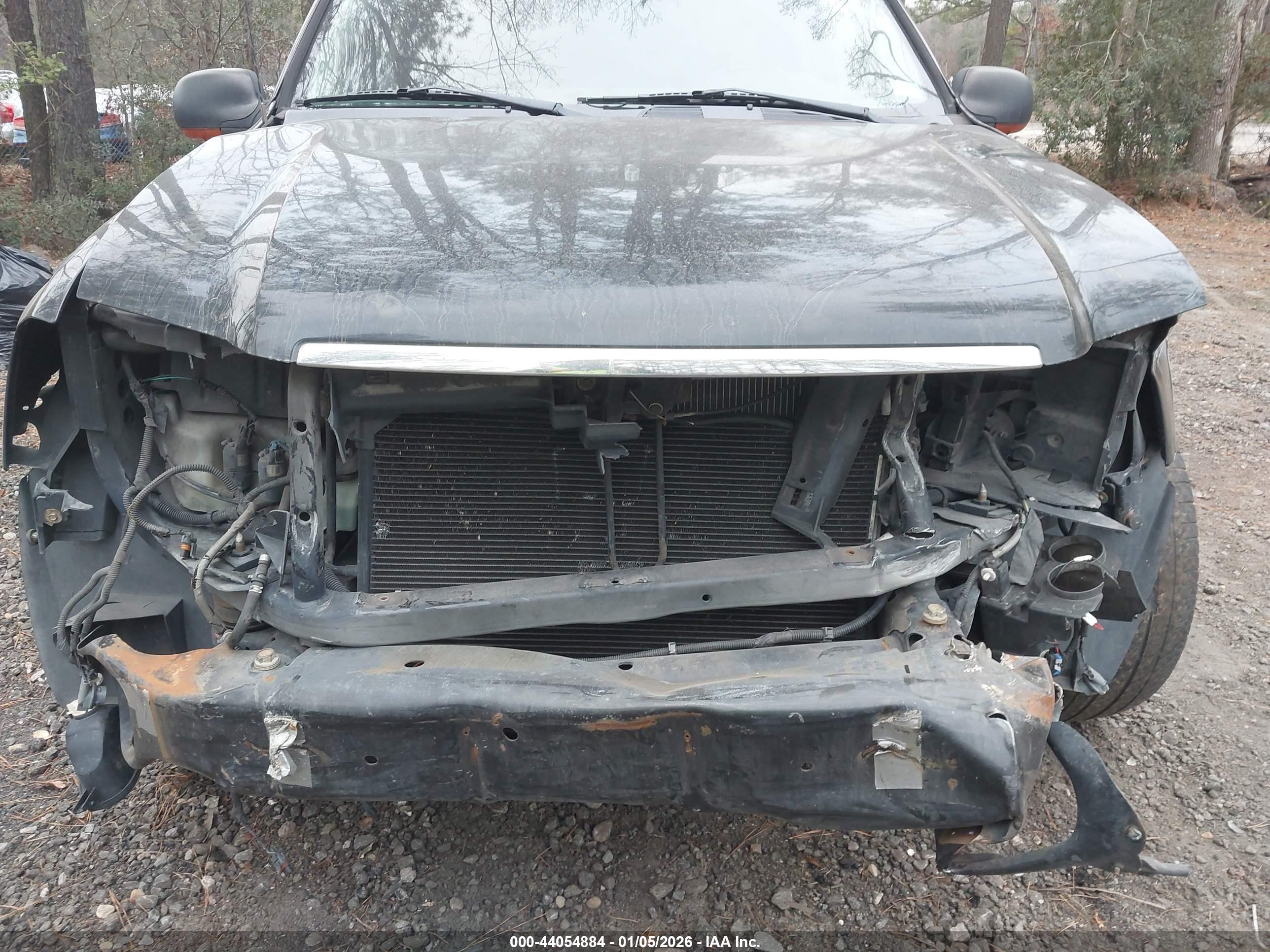 GMC ENVOY image 6