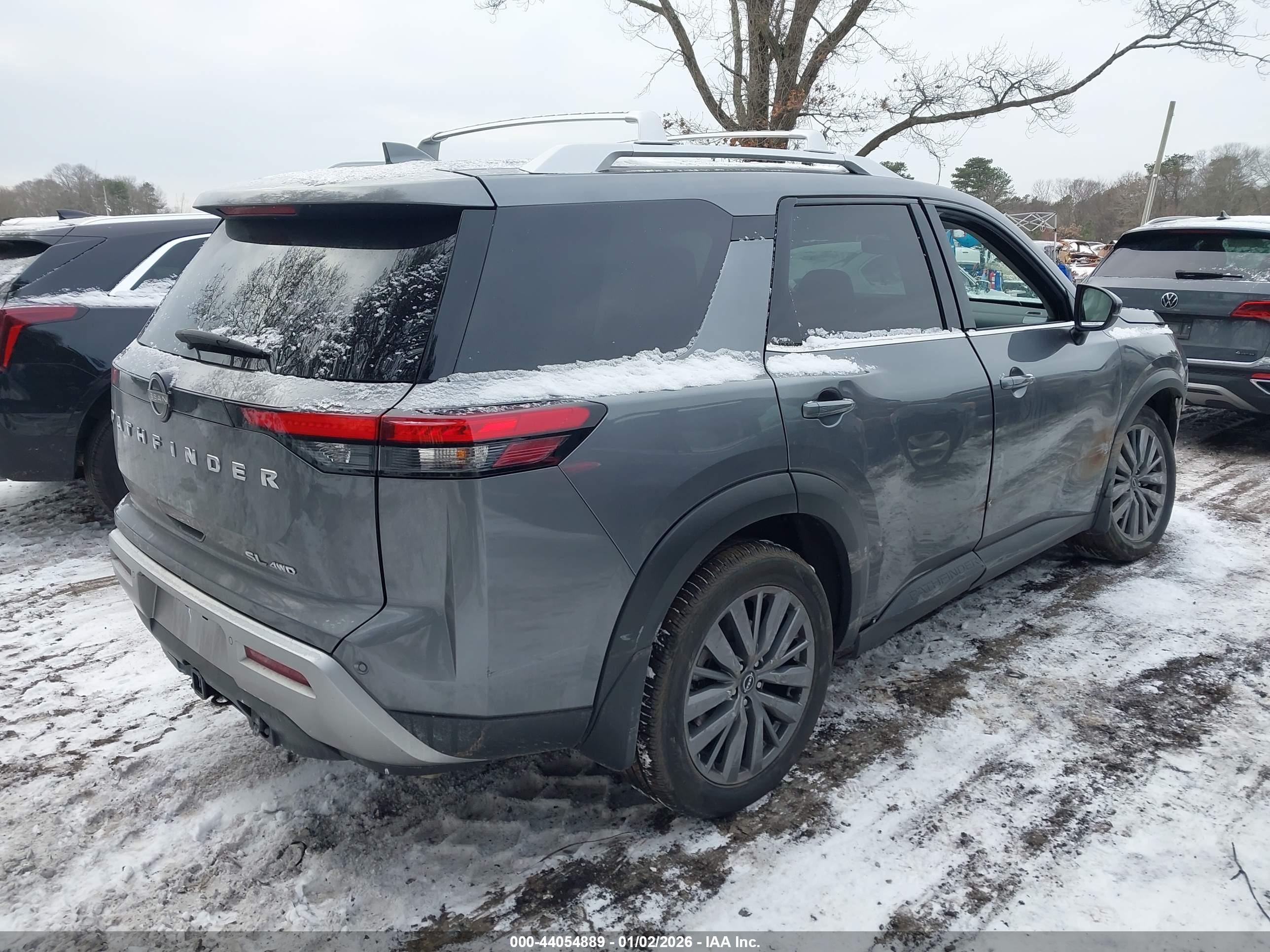 NISSAN PATHFINDER image 4