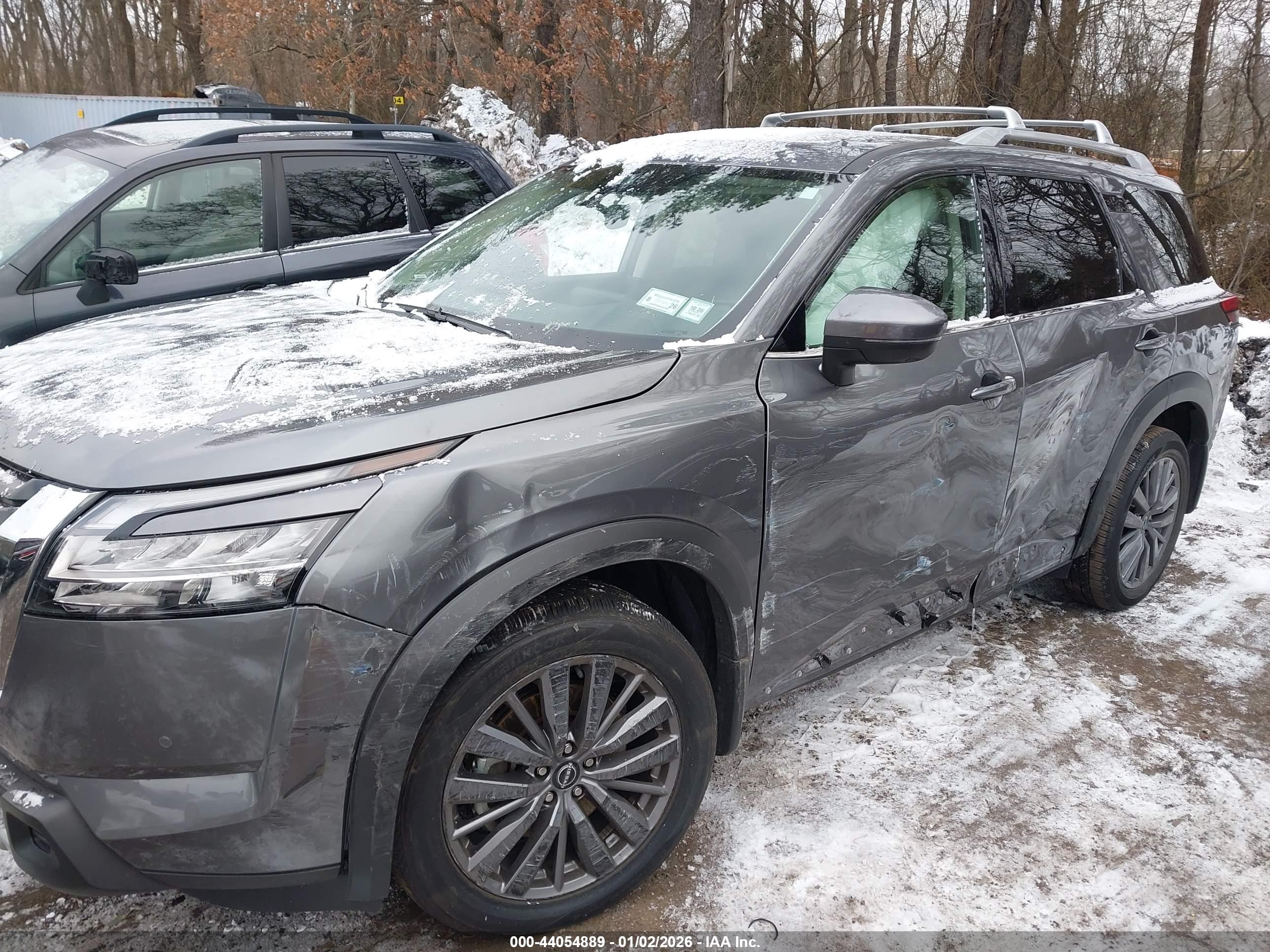 NISSAN PATHFINDER image 6