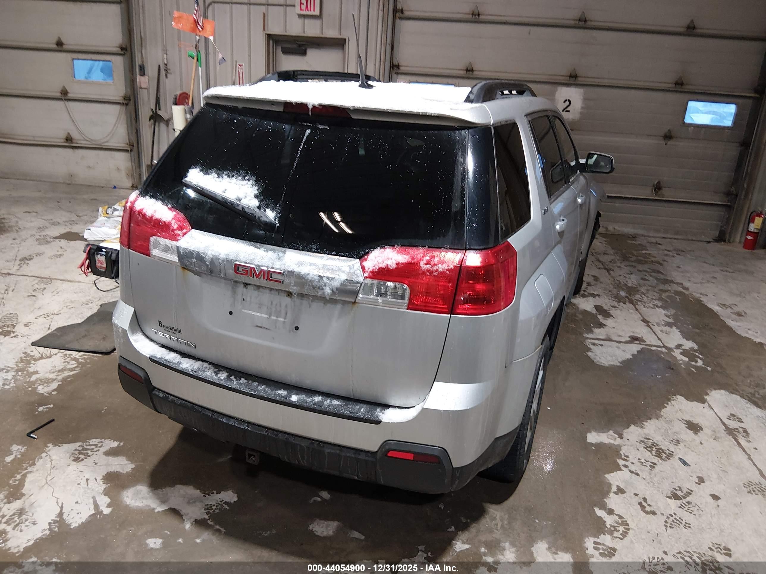 GMC TERRAIN image 4
