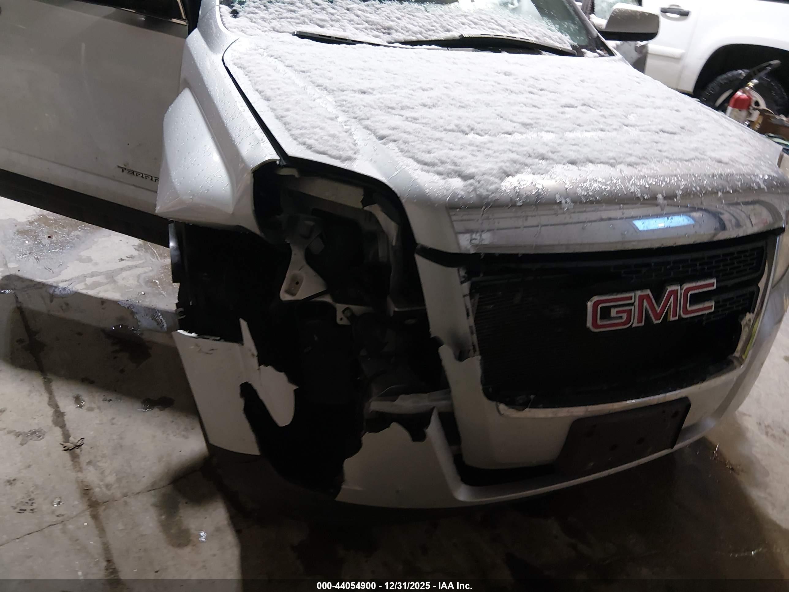 GMC TERRAIN image 6