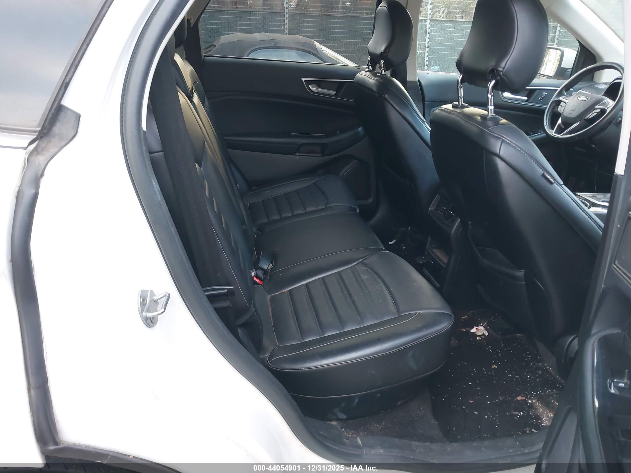 FORD EDGE image 8
