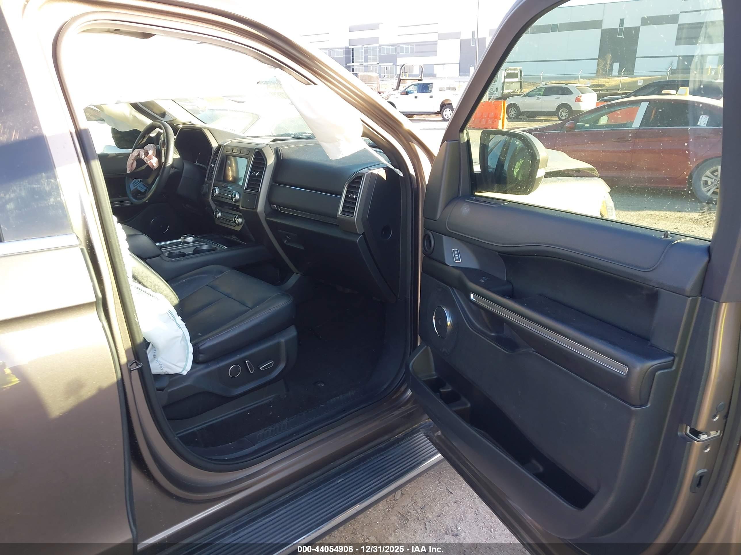 FORD EXPEDITION image 5