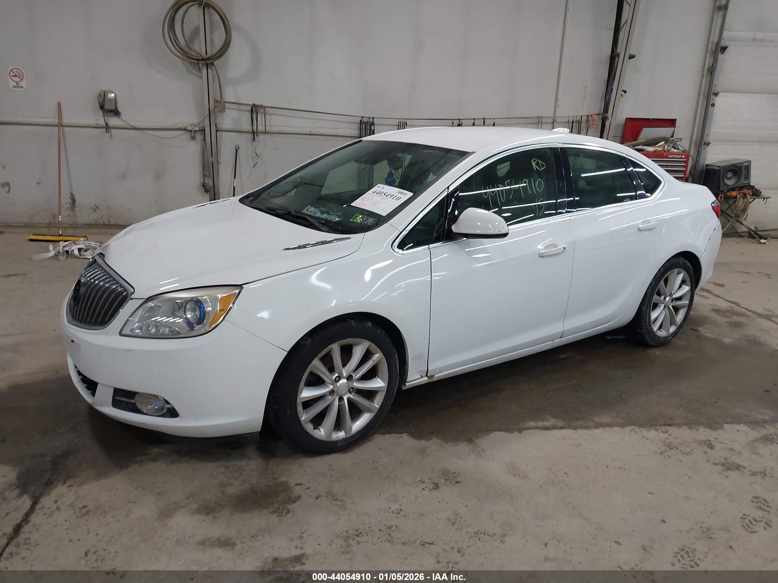 BUICK VERANO image 2