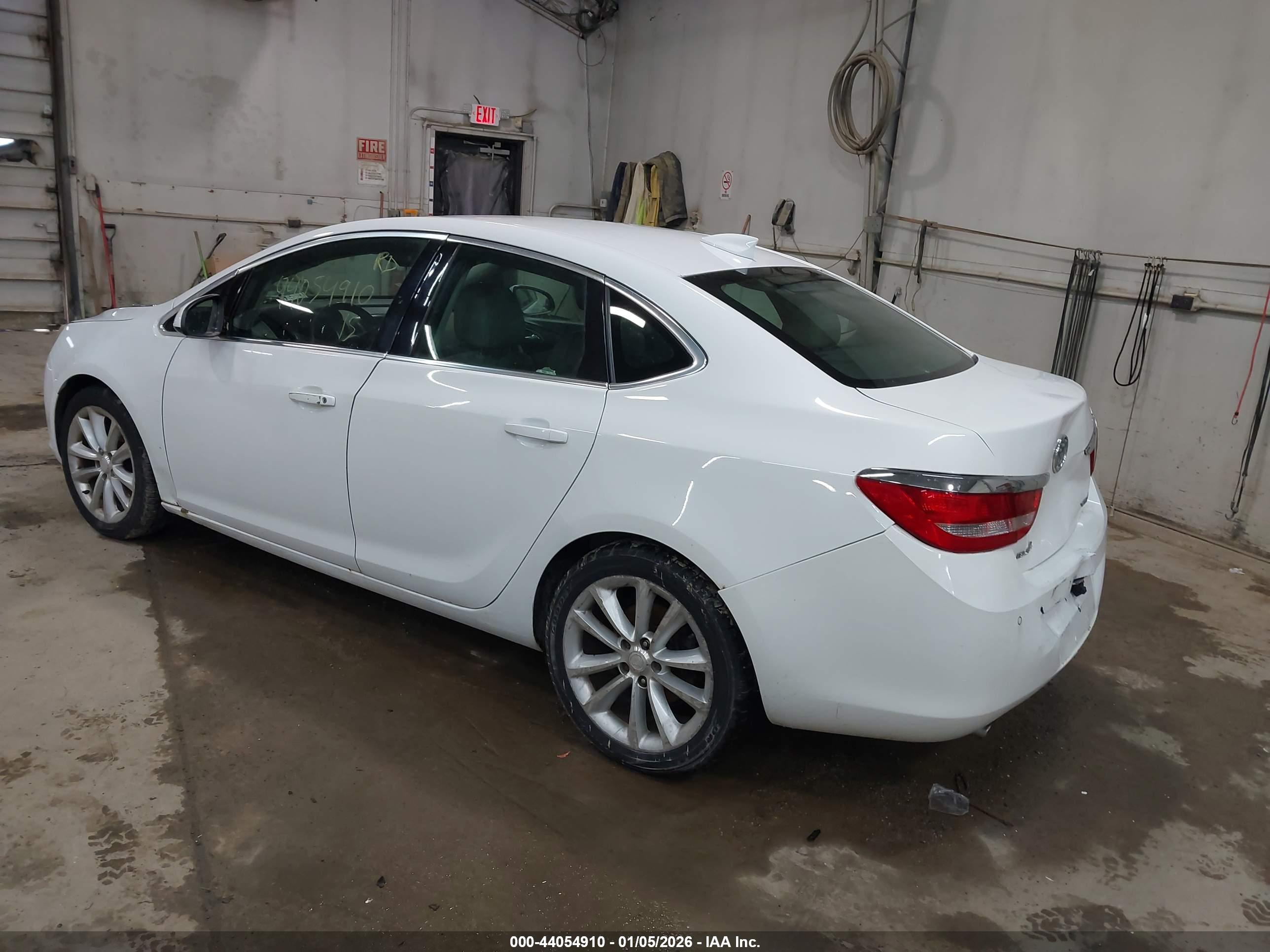 BUICK VERANO image 3
