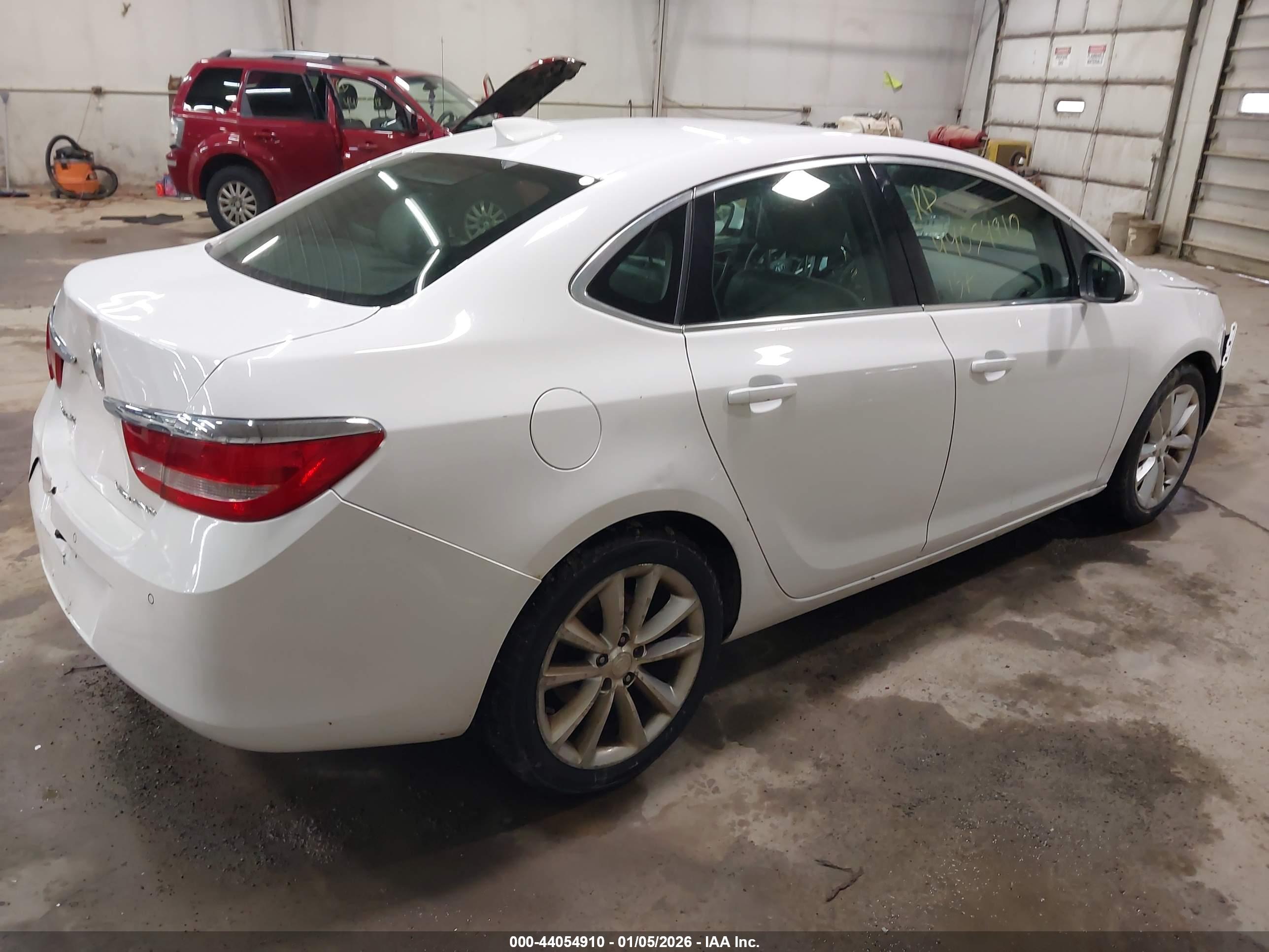 BUICK VERANO image 4