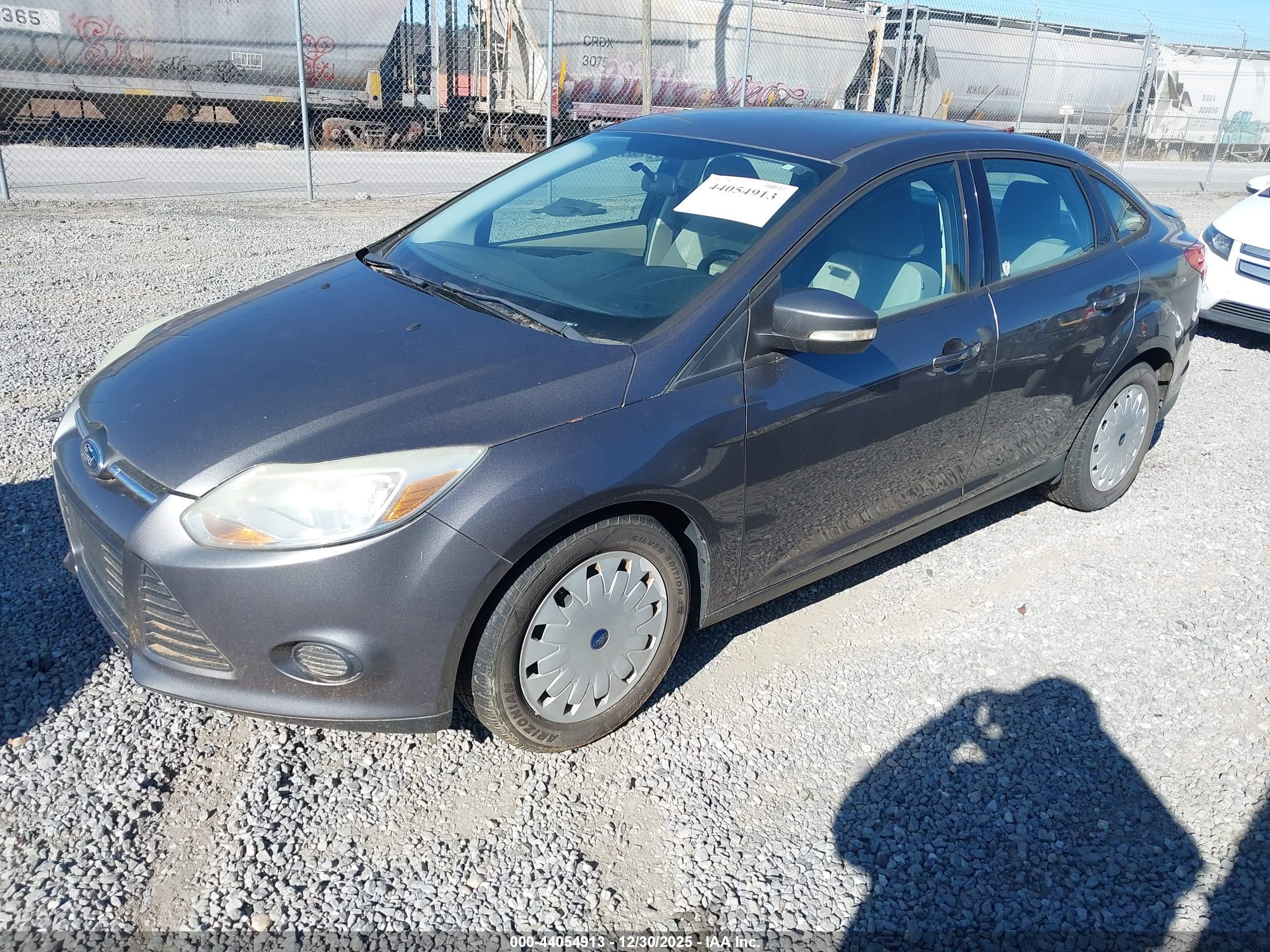 FORD FOCUS image 2
