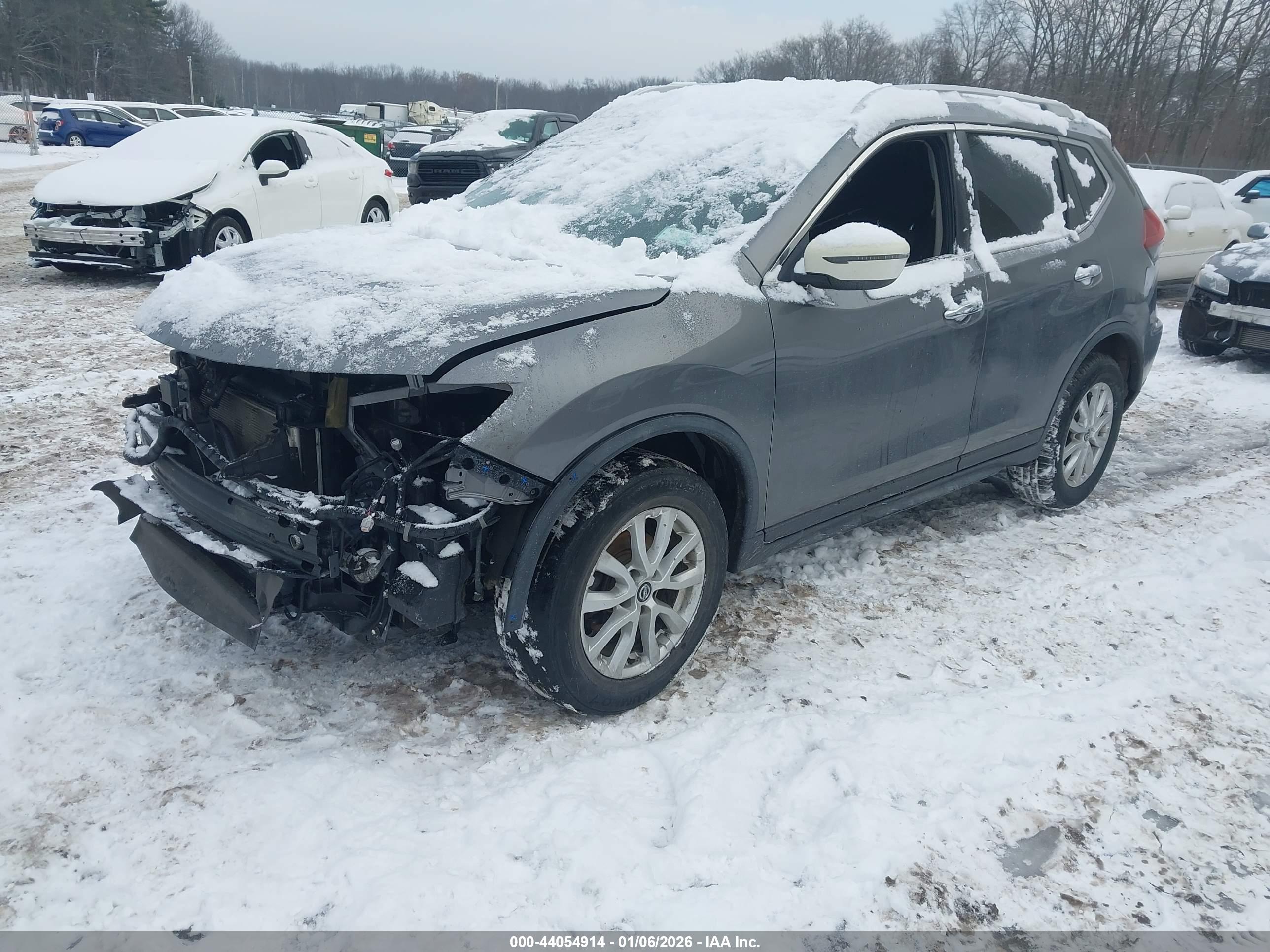 NISSAN ROGUE image 2