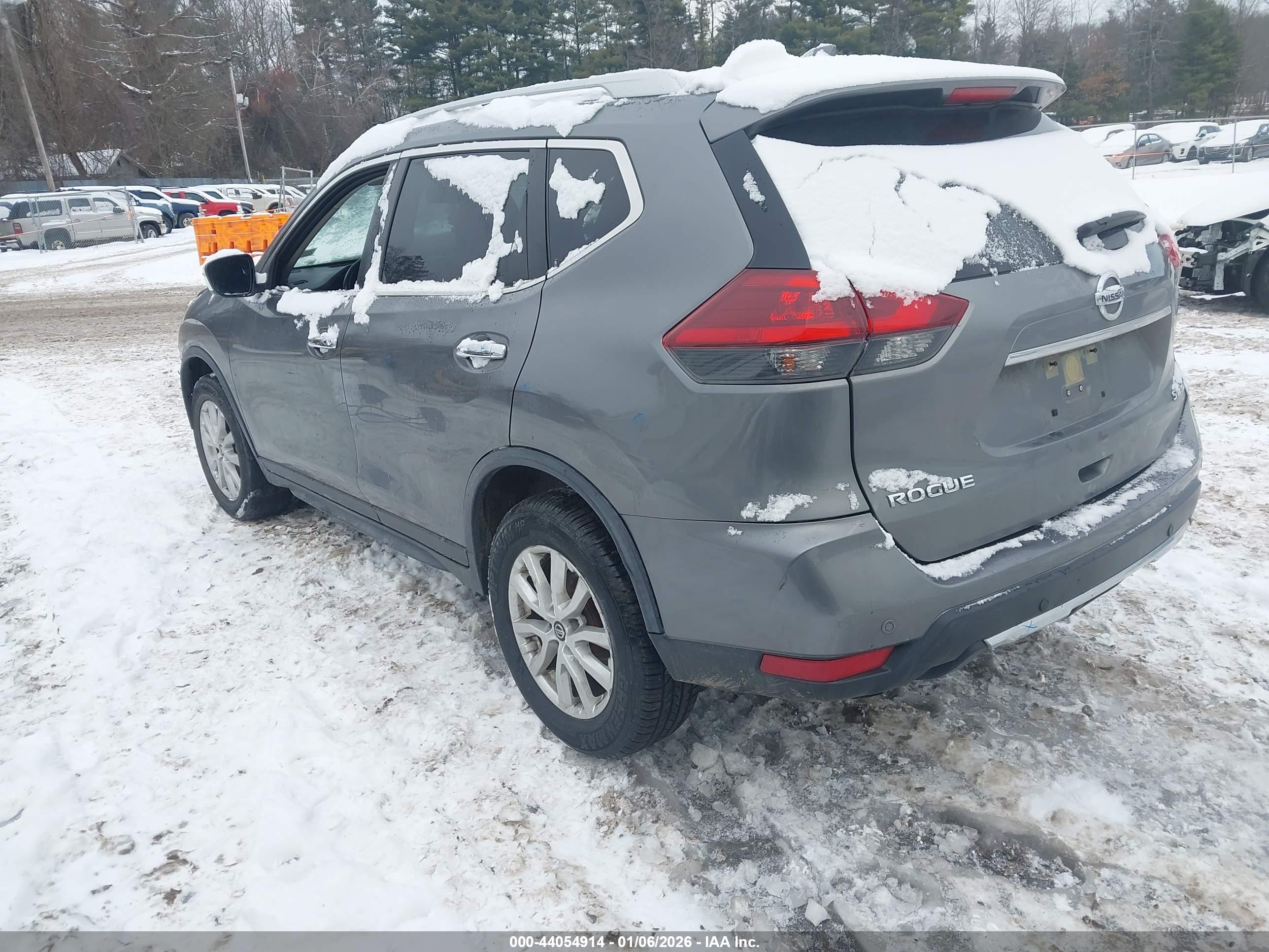 NISSAN ROGUE image 3