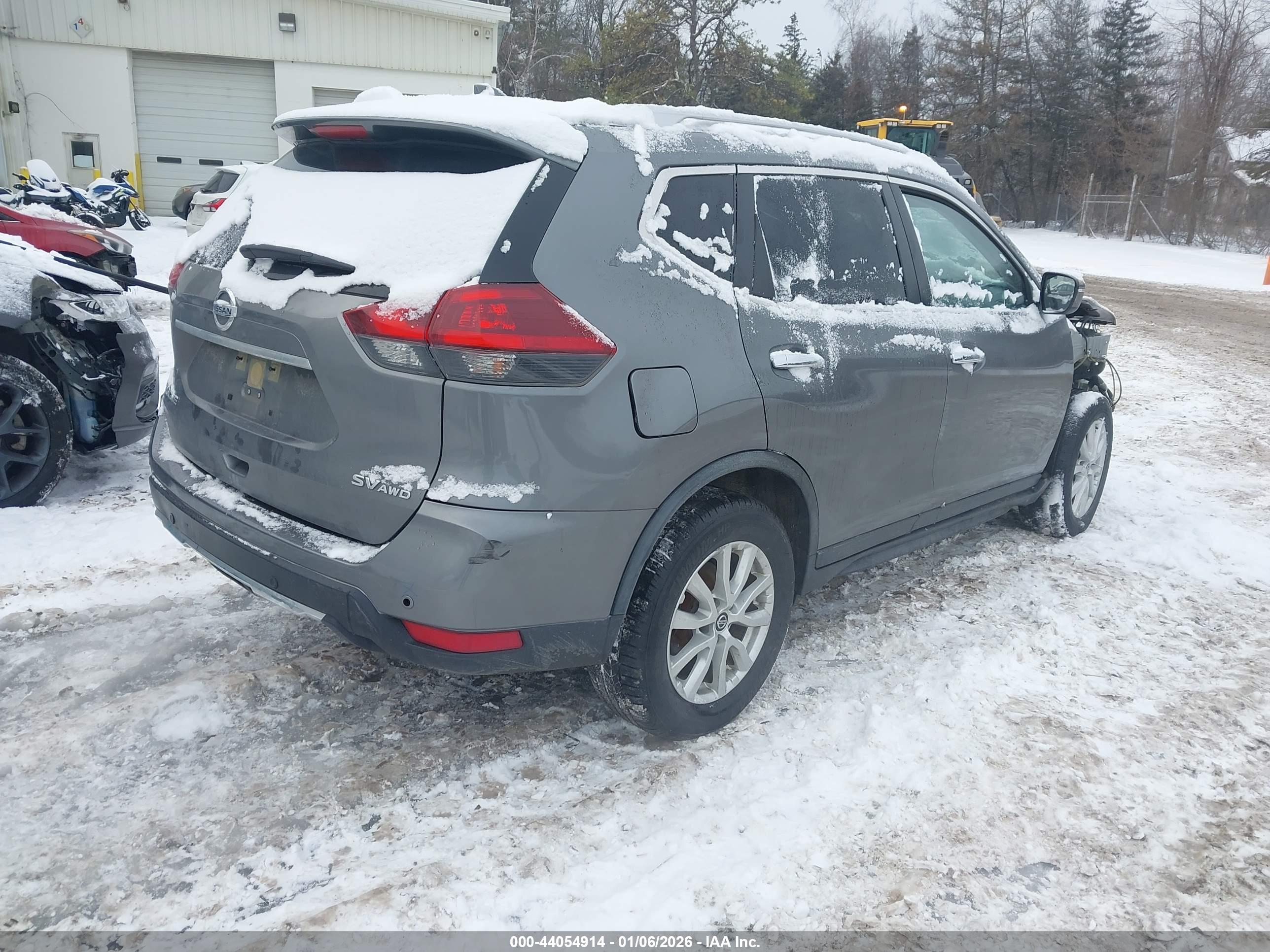NISSAN ROGUE image 4