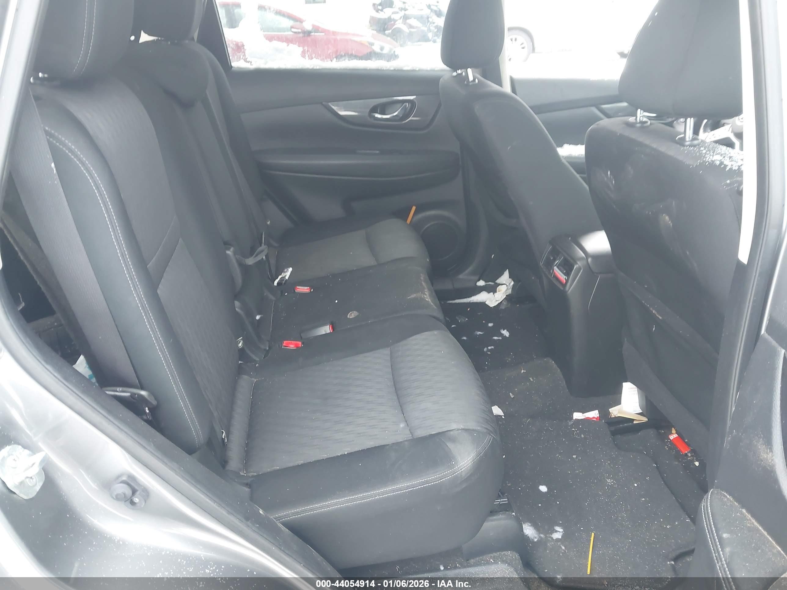 NISSAN ROGUE image 8