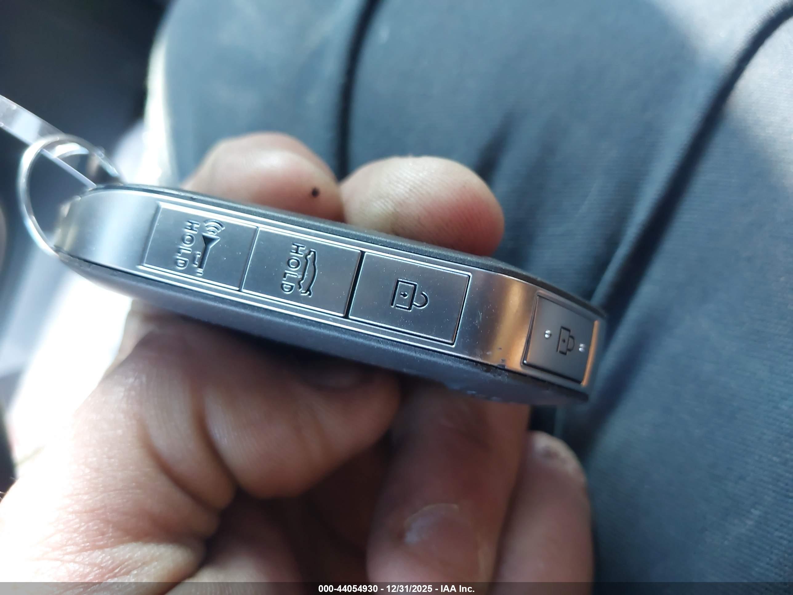 KIA K5 image 11