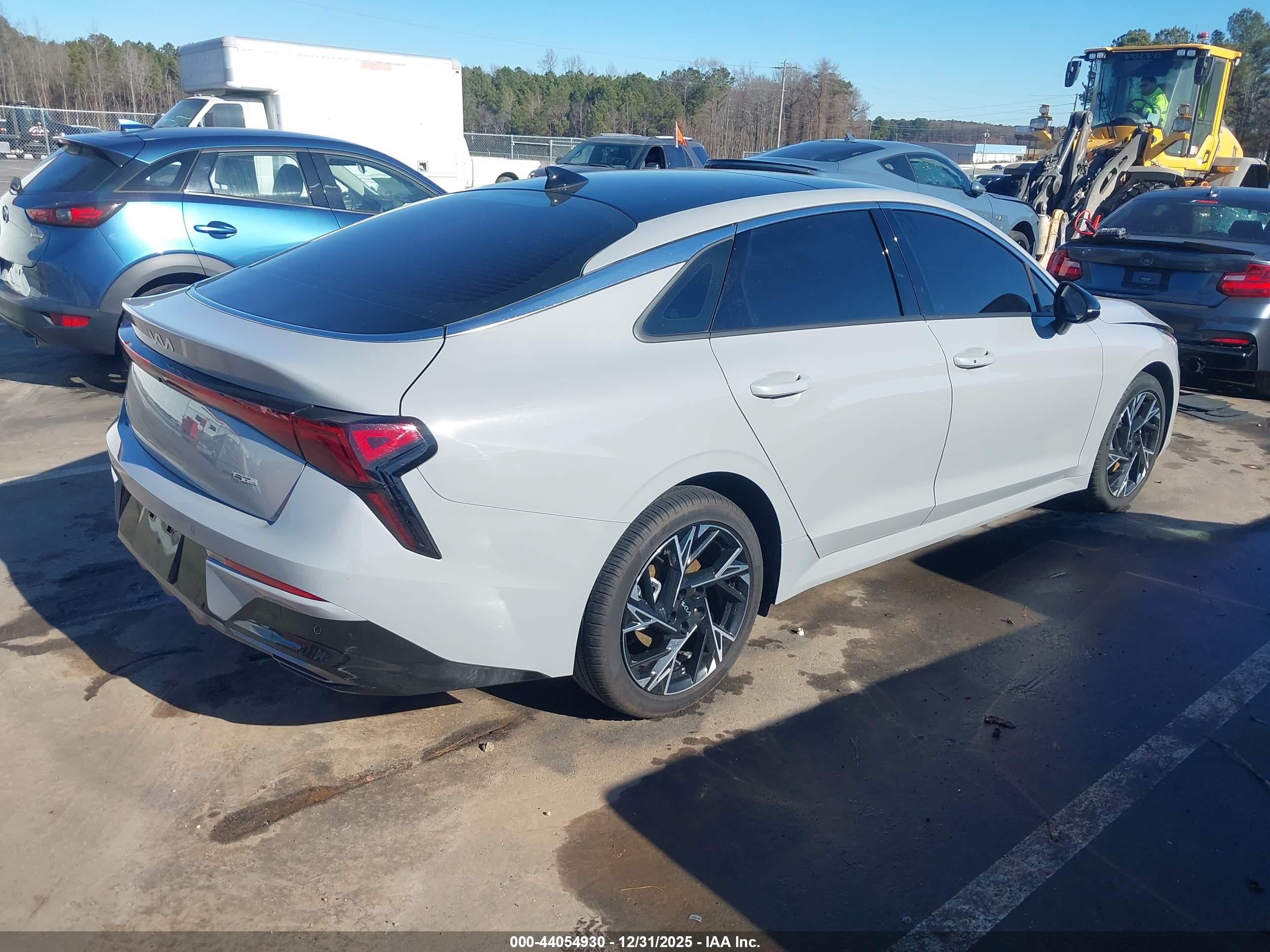 KIA K5 image 4