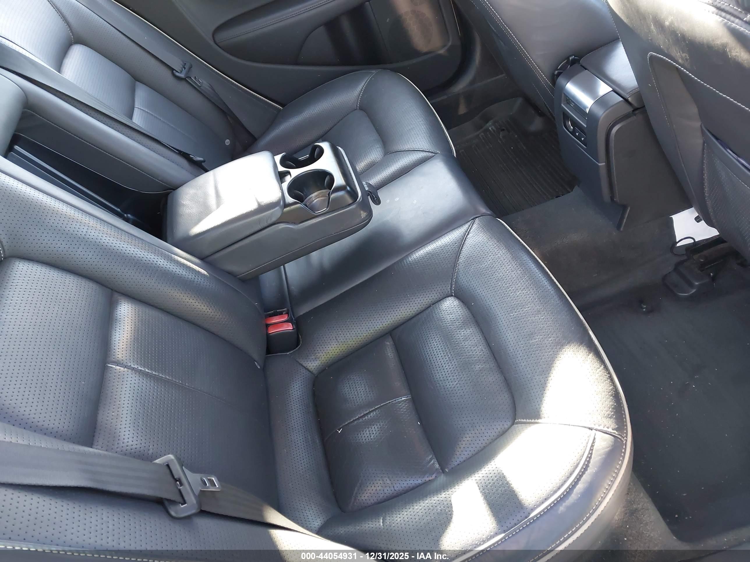 VOLVO S80 image 8