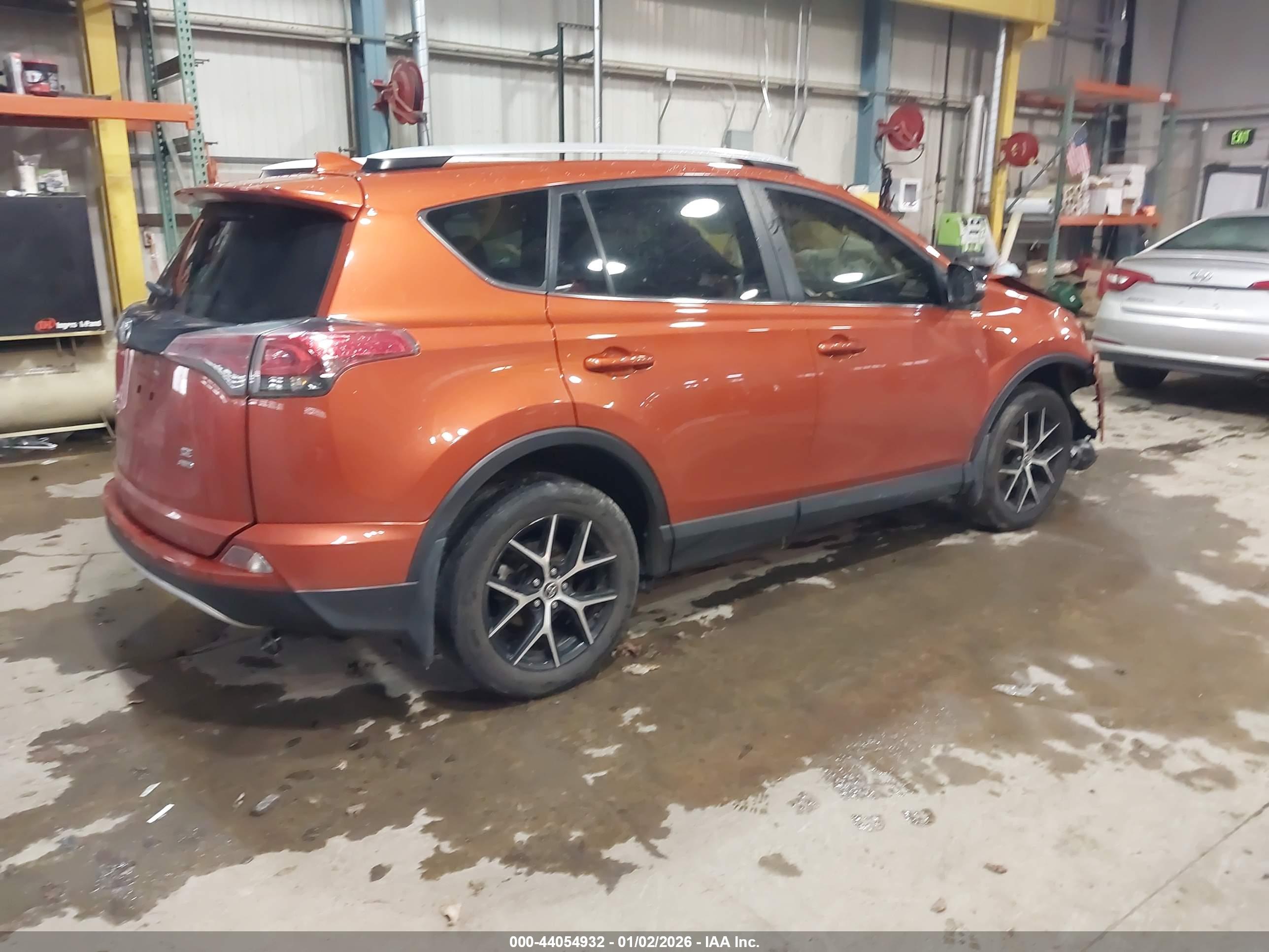 TOYOTA RAV4 image 4