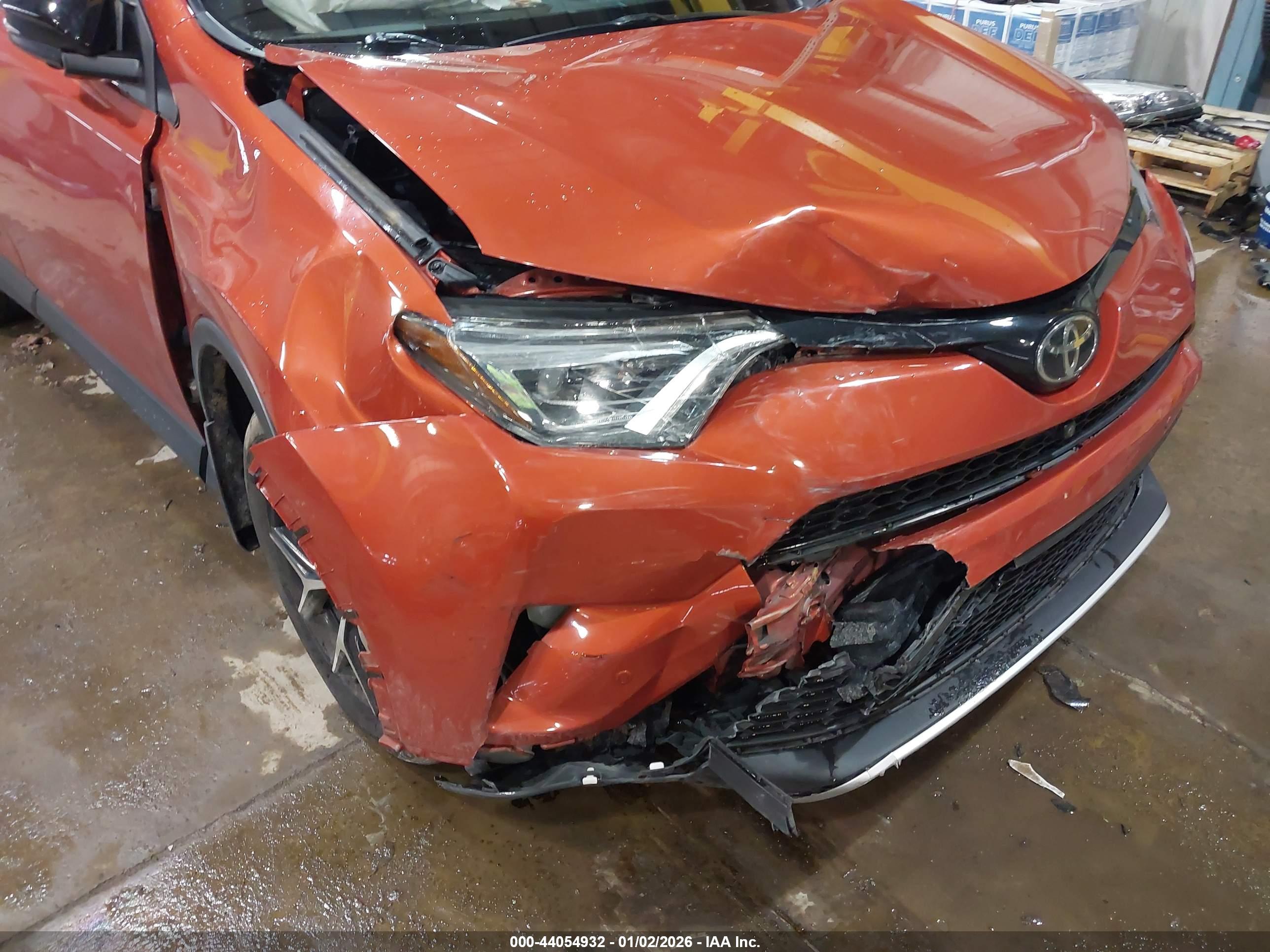 TOYOTA RAV4 image 6