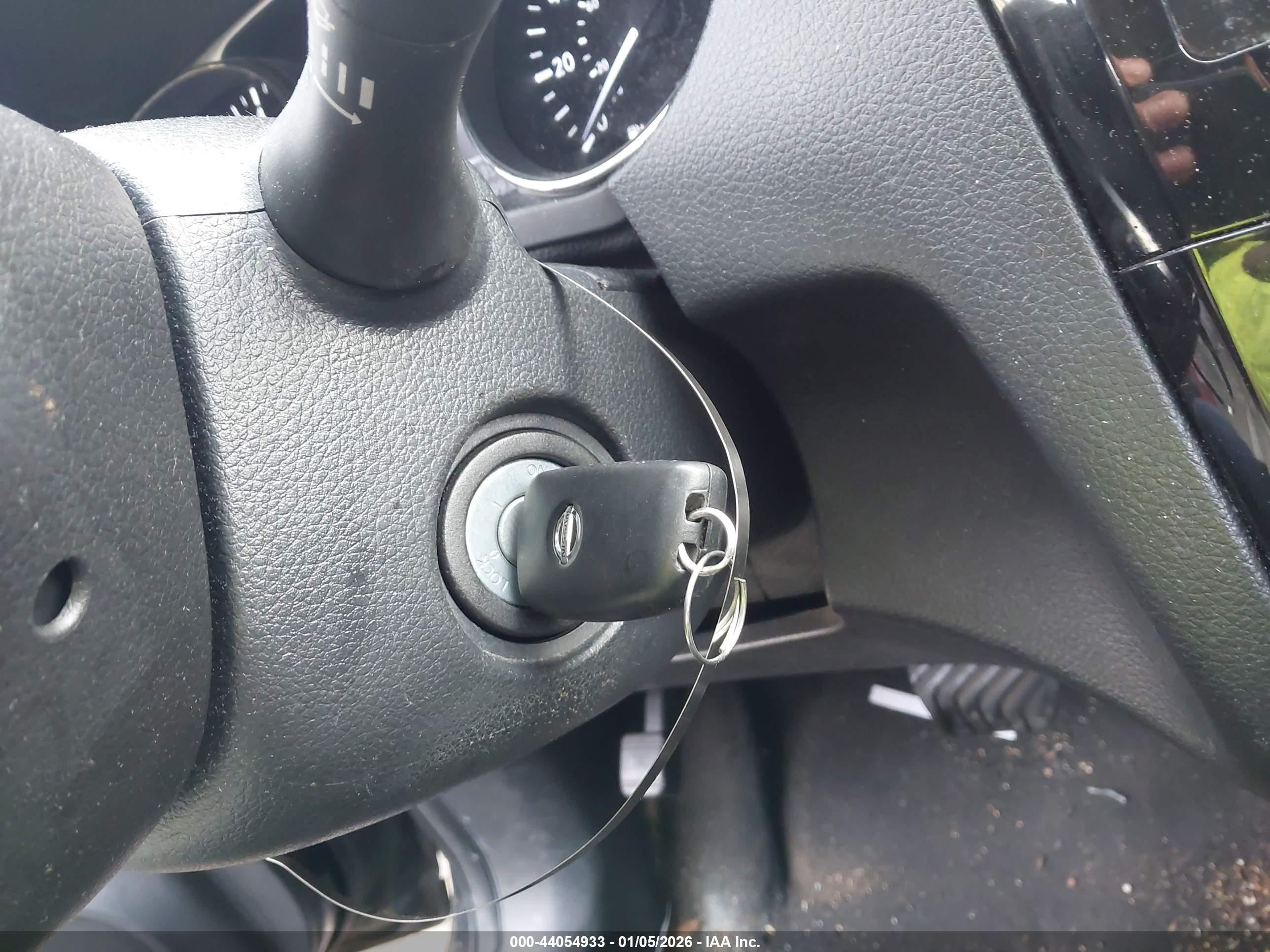 NISSAN ROGUE image 11