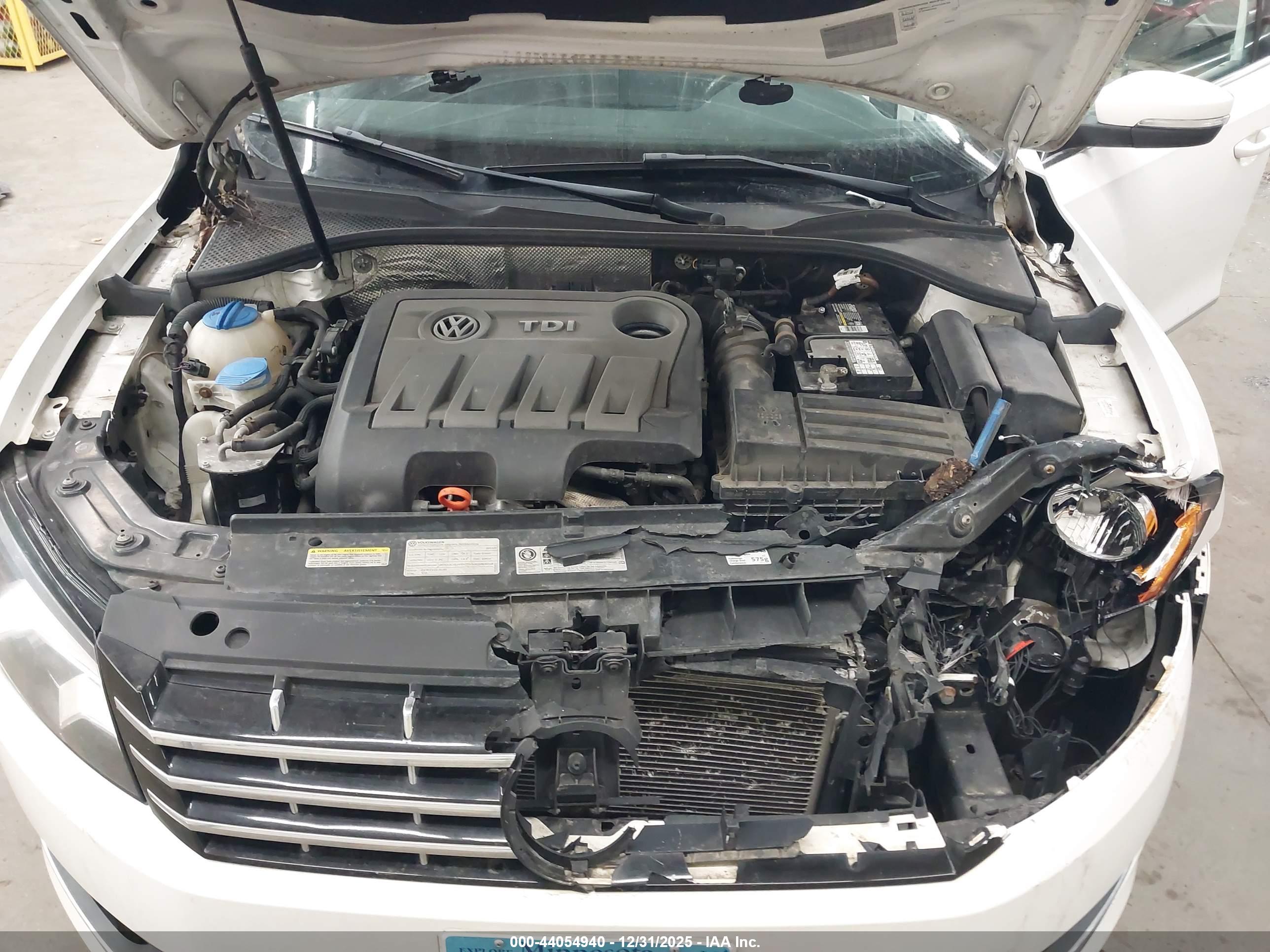 VOLKSWAGEN PASSAT image 10