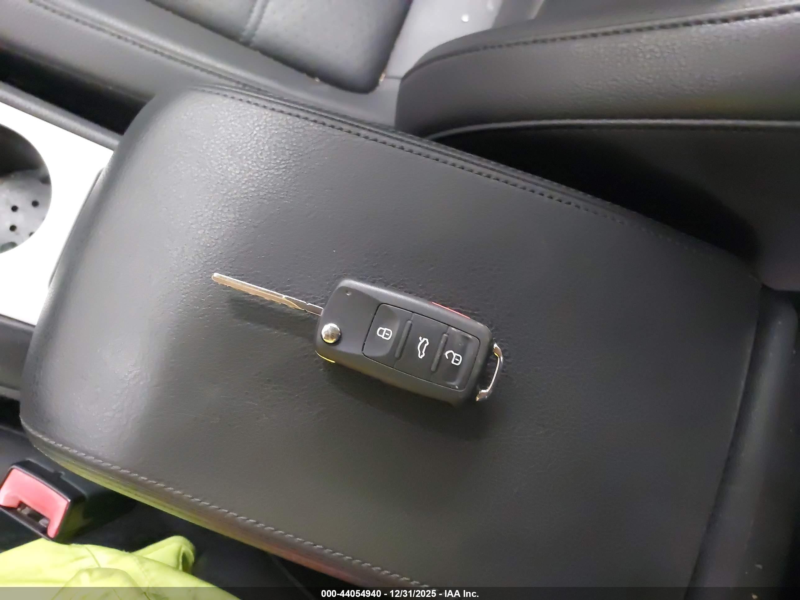 VOLKSWAGEN PASSAT image 11
