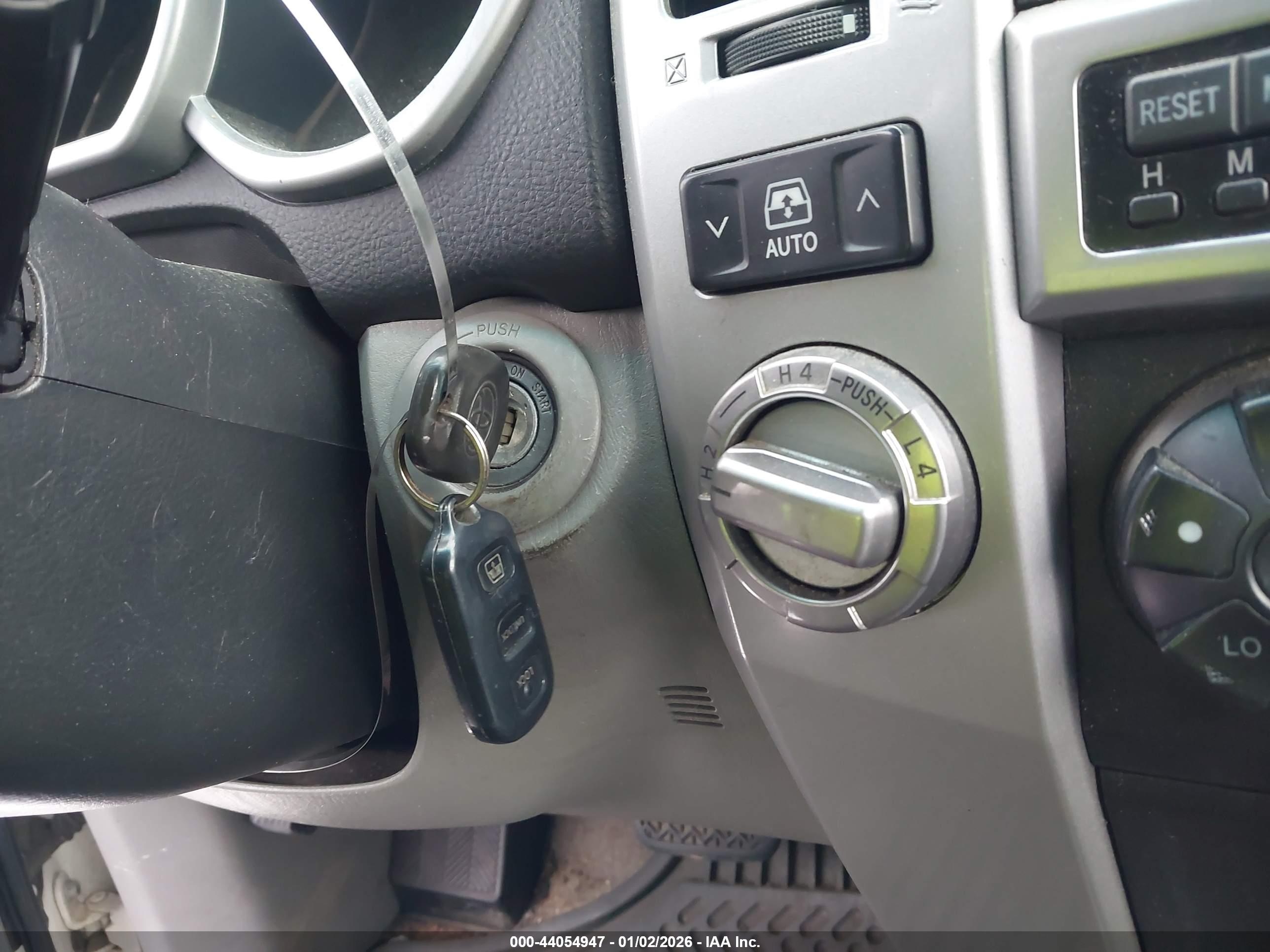 TOYOTA 4RUNNER image 11