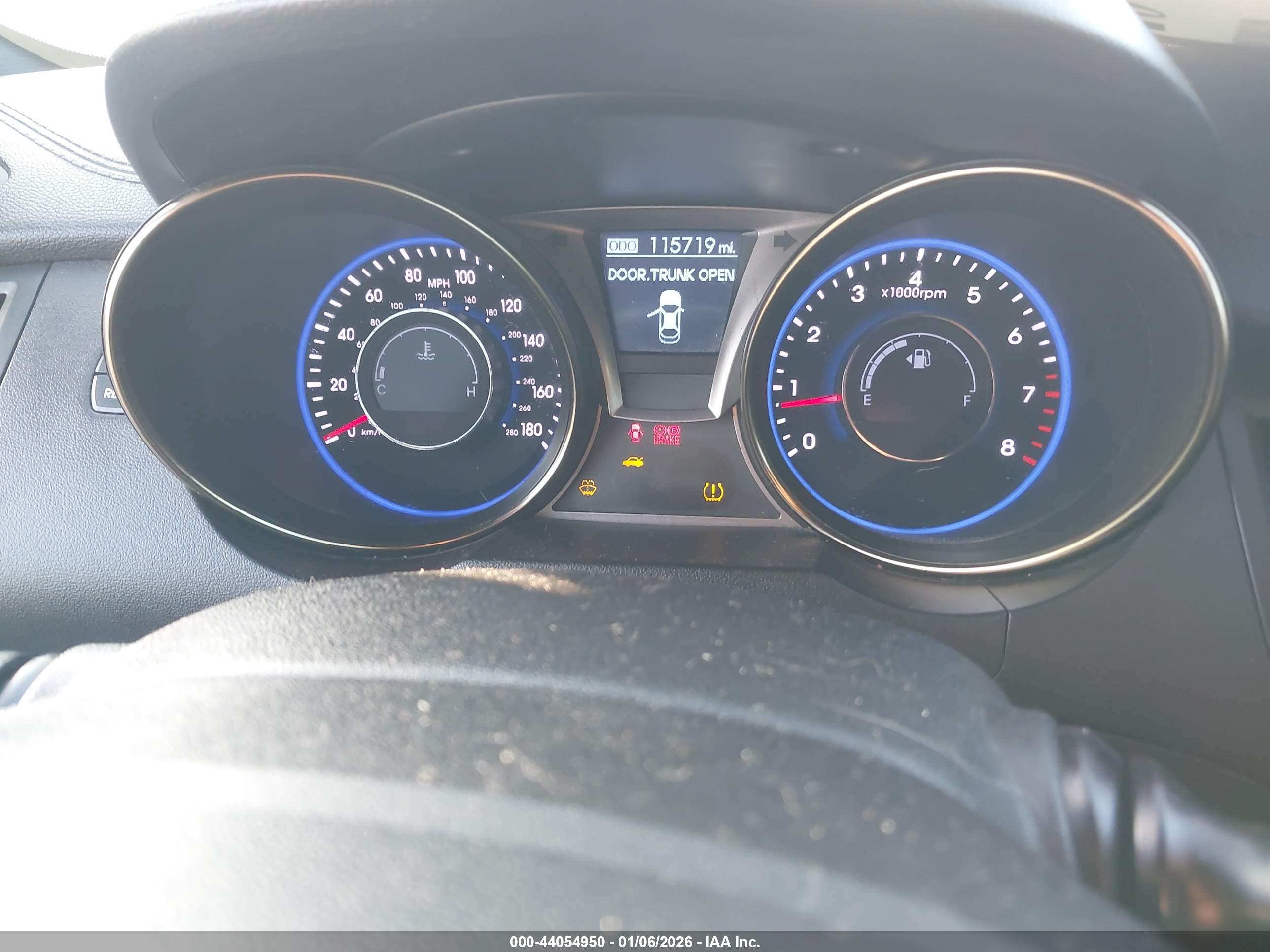 HYUNDAI GENESIS image 7