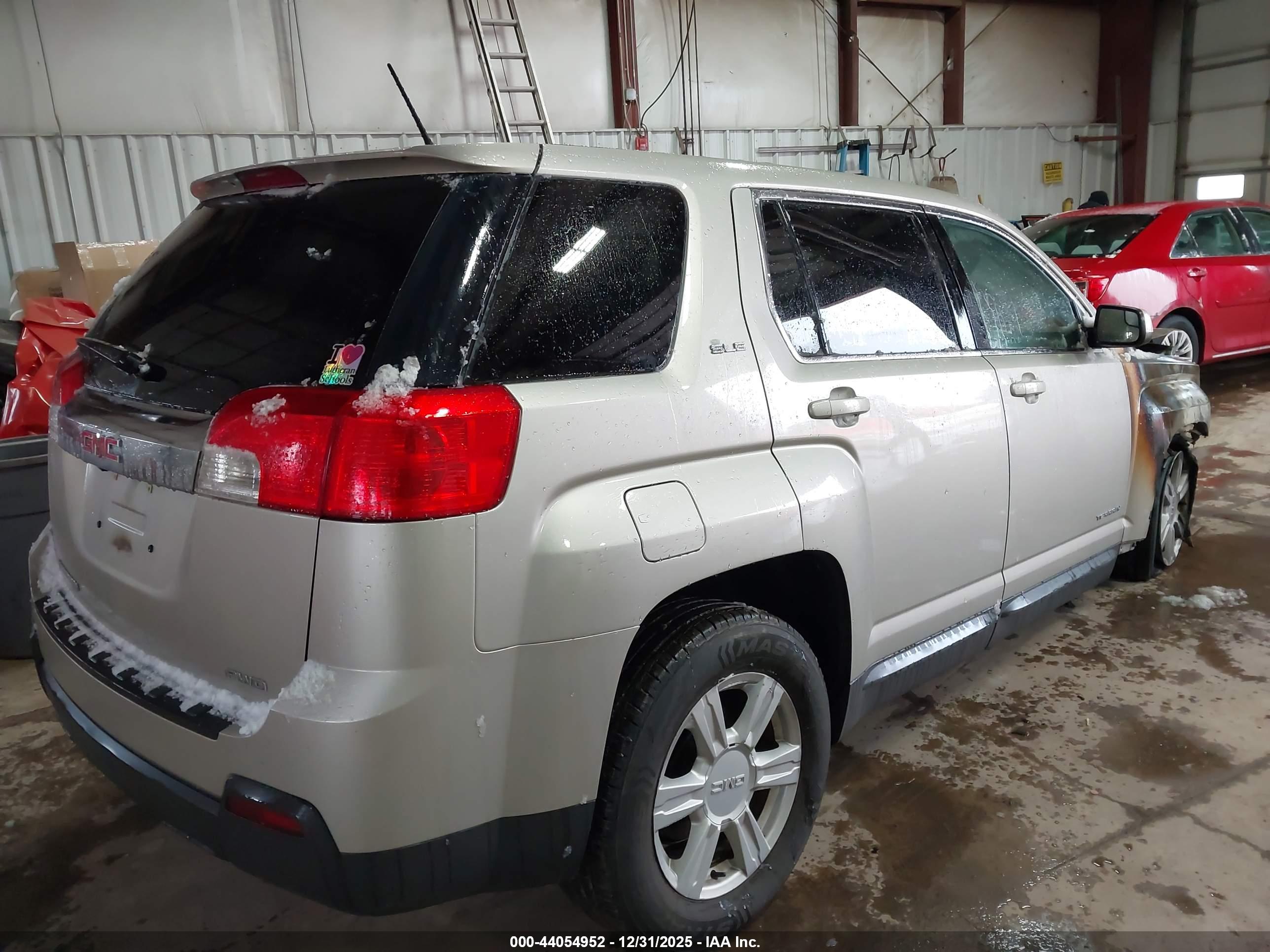 GMC TERRAIN image 4