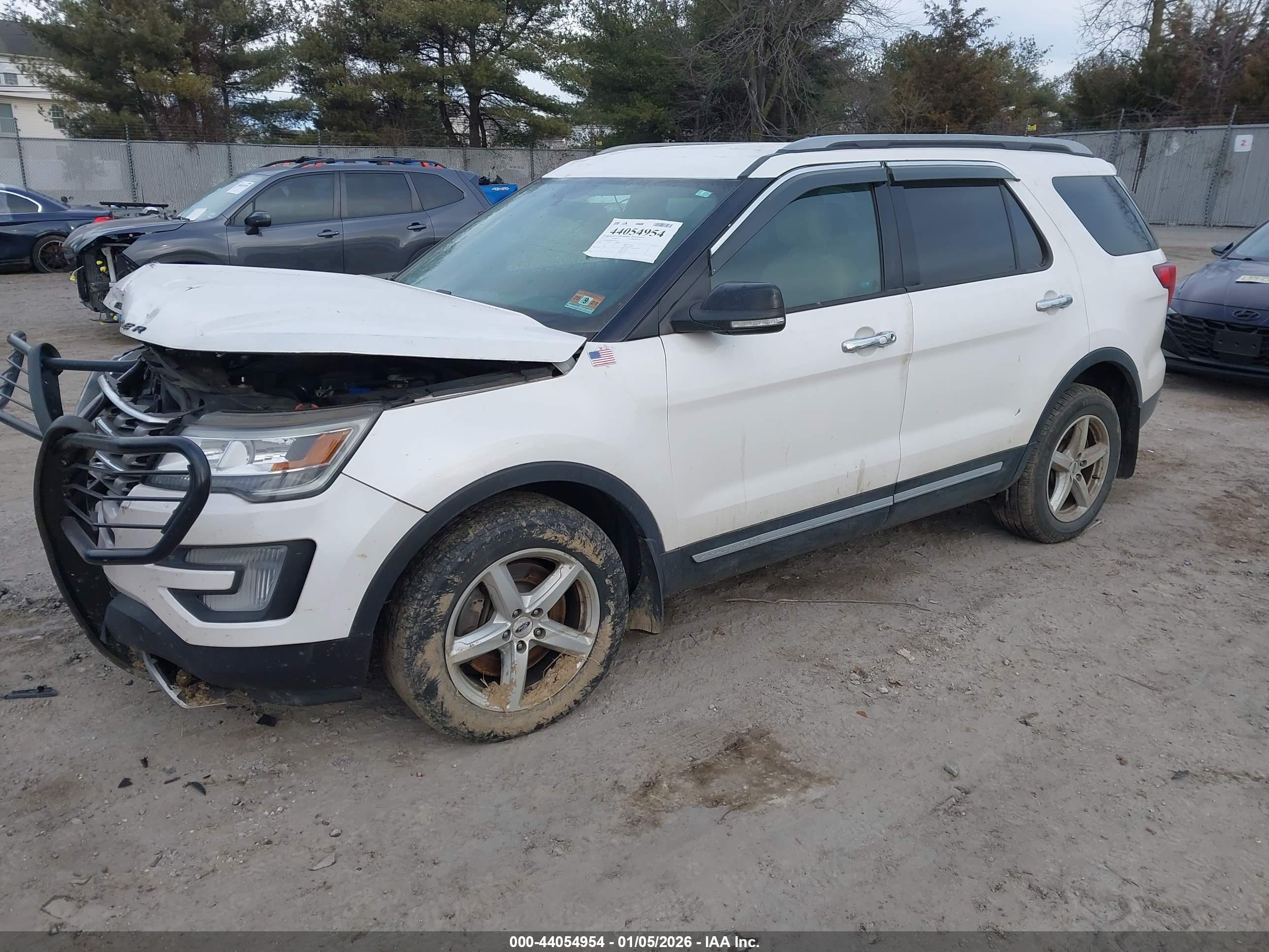 FORD EXPLORER image 2