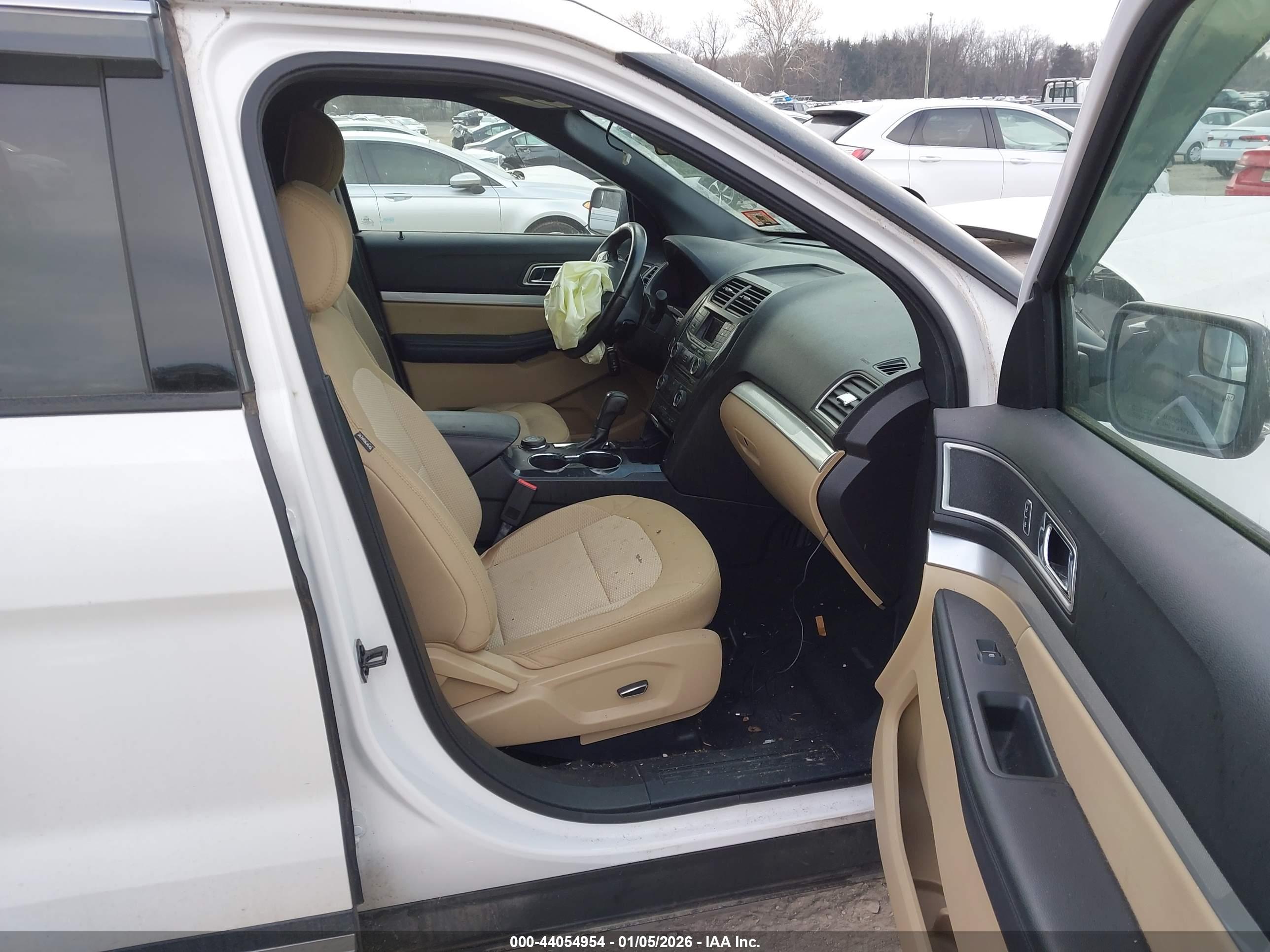 FORD EXPLORER image 5