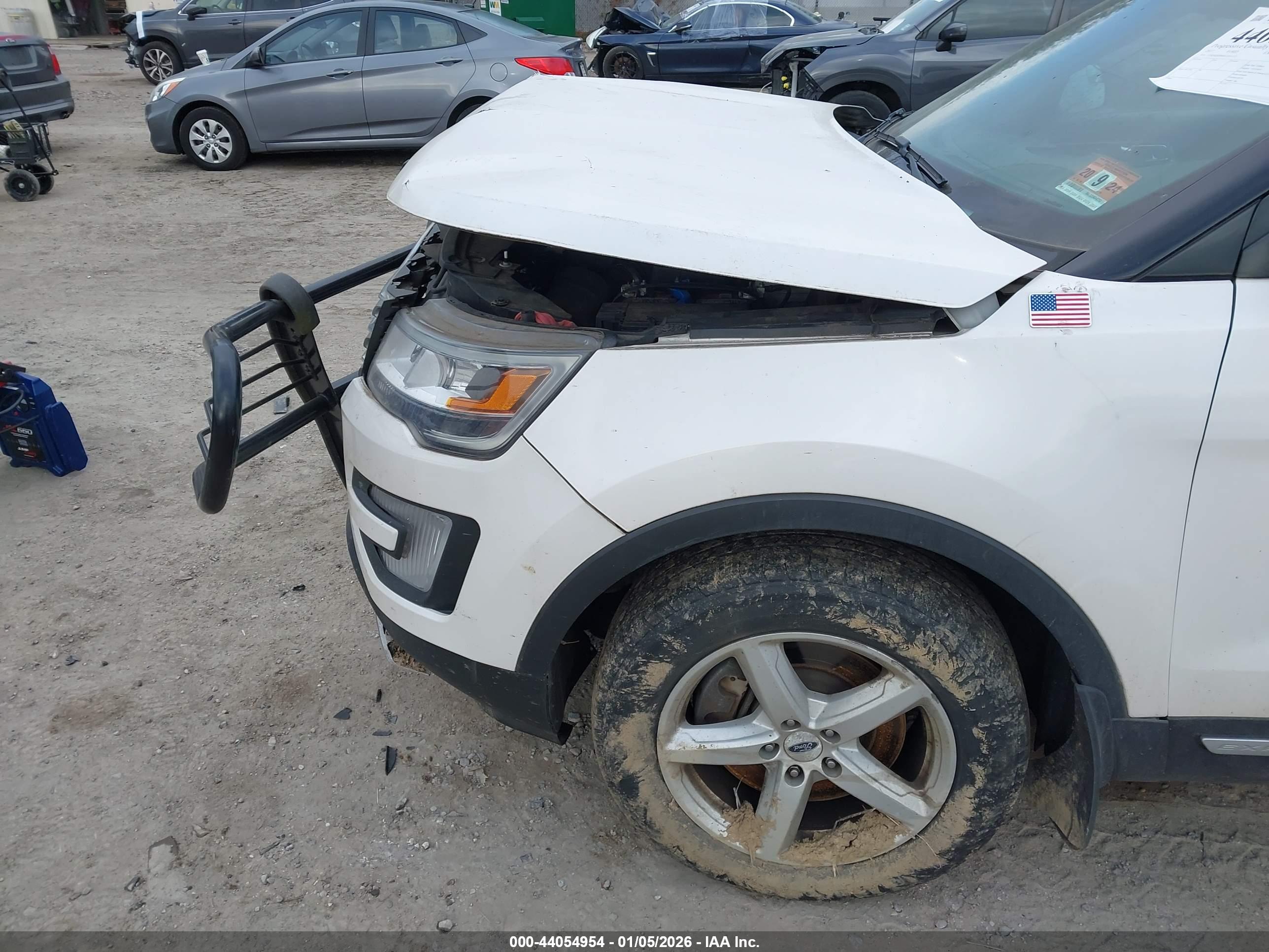 FORD EXPLORER image 6