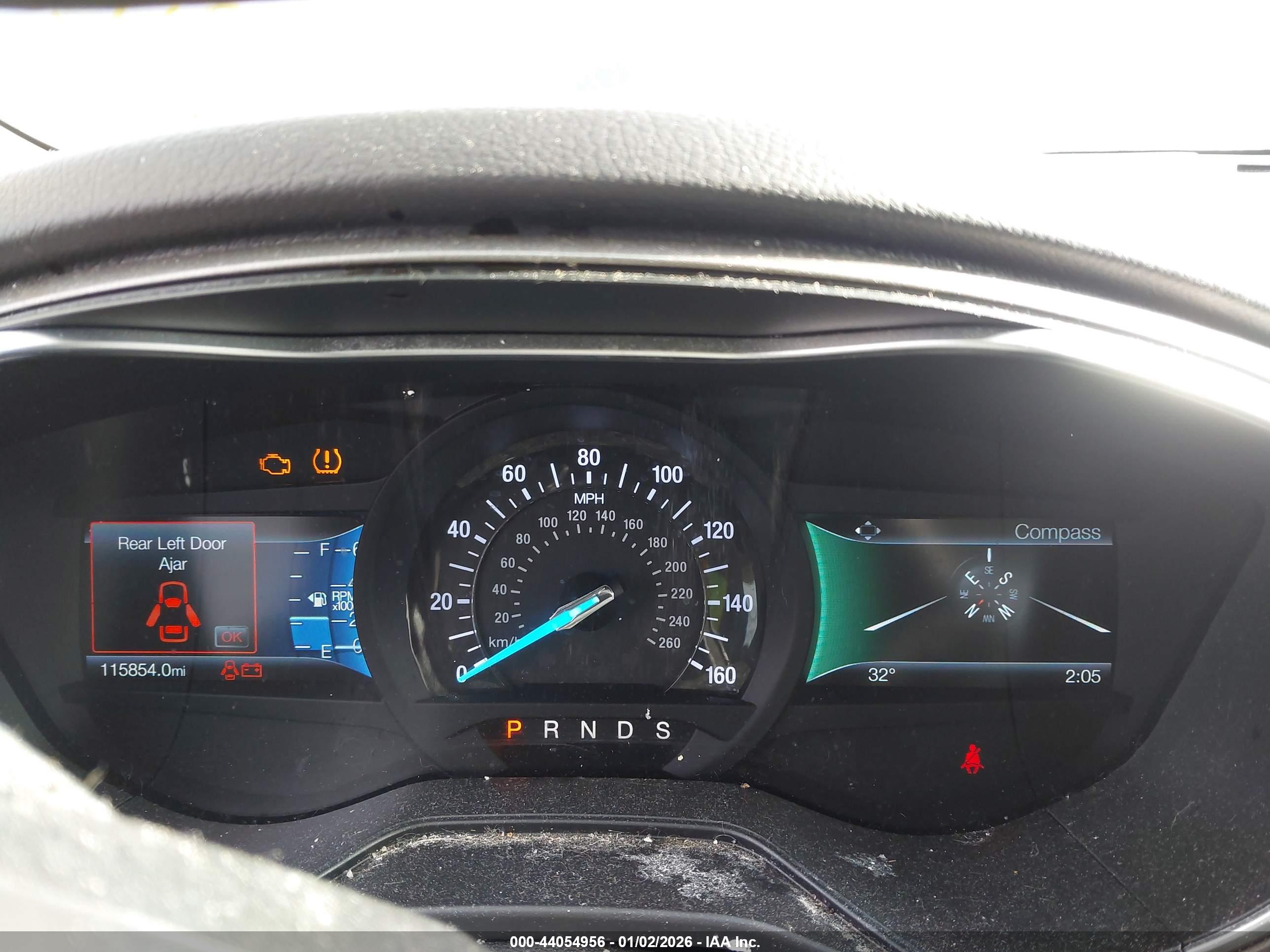 FORD FUSION image 7