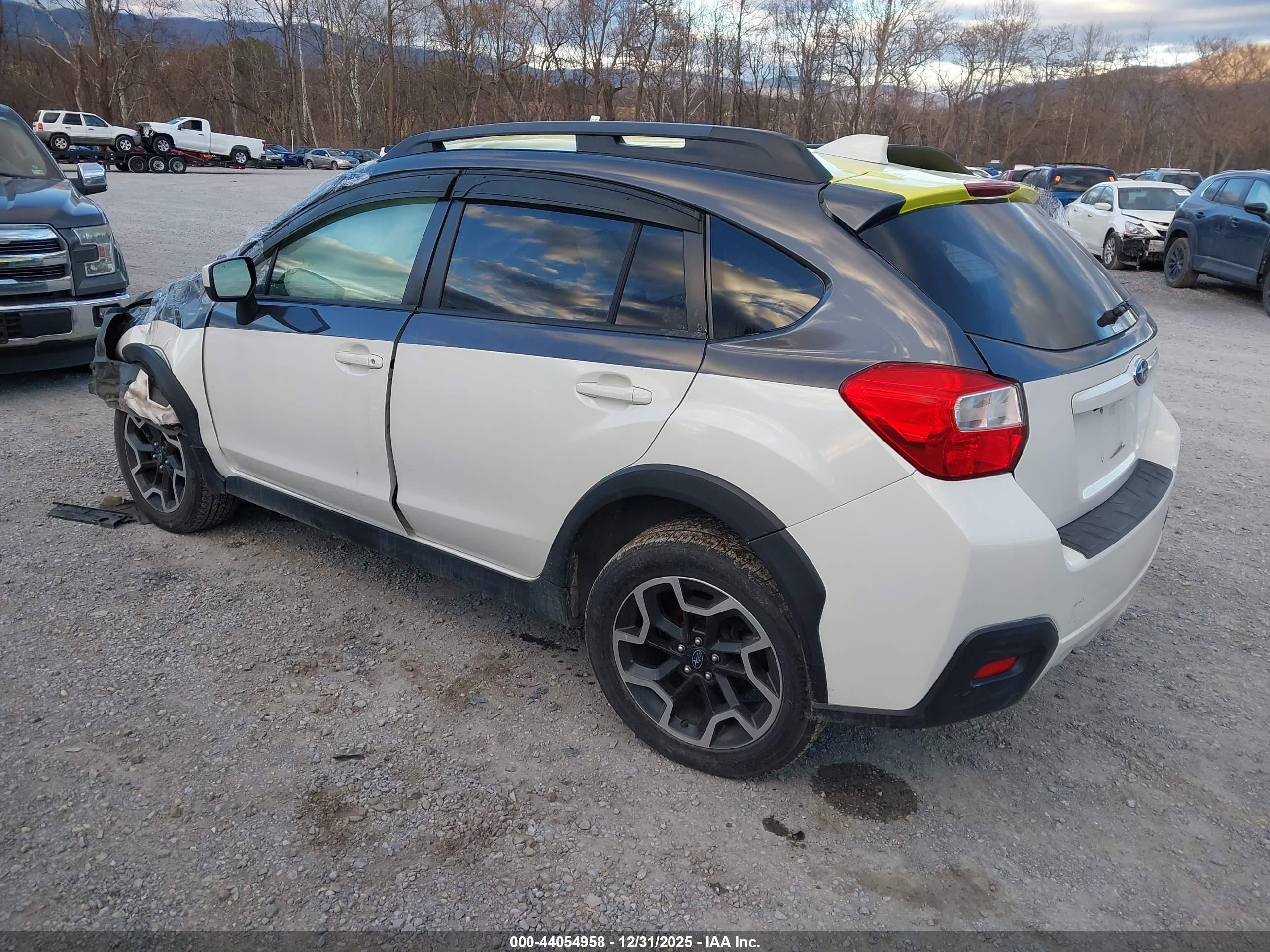 SUBARU CROSSTREK image 3