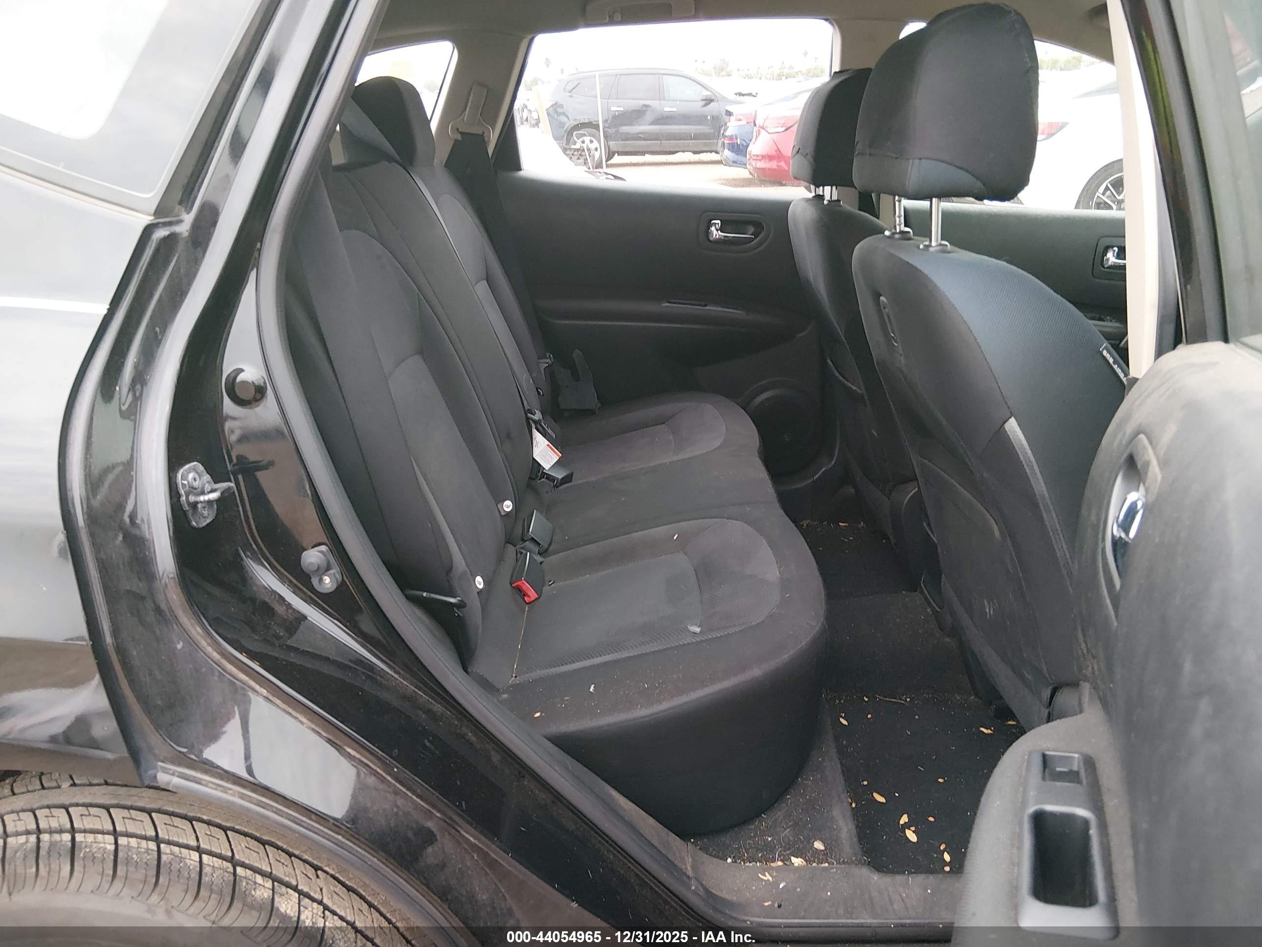 NISSAN ROGUE image 8