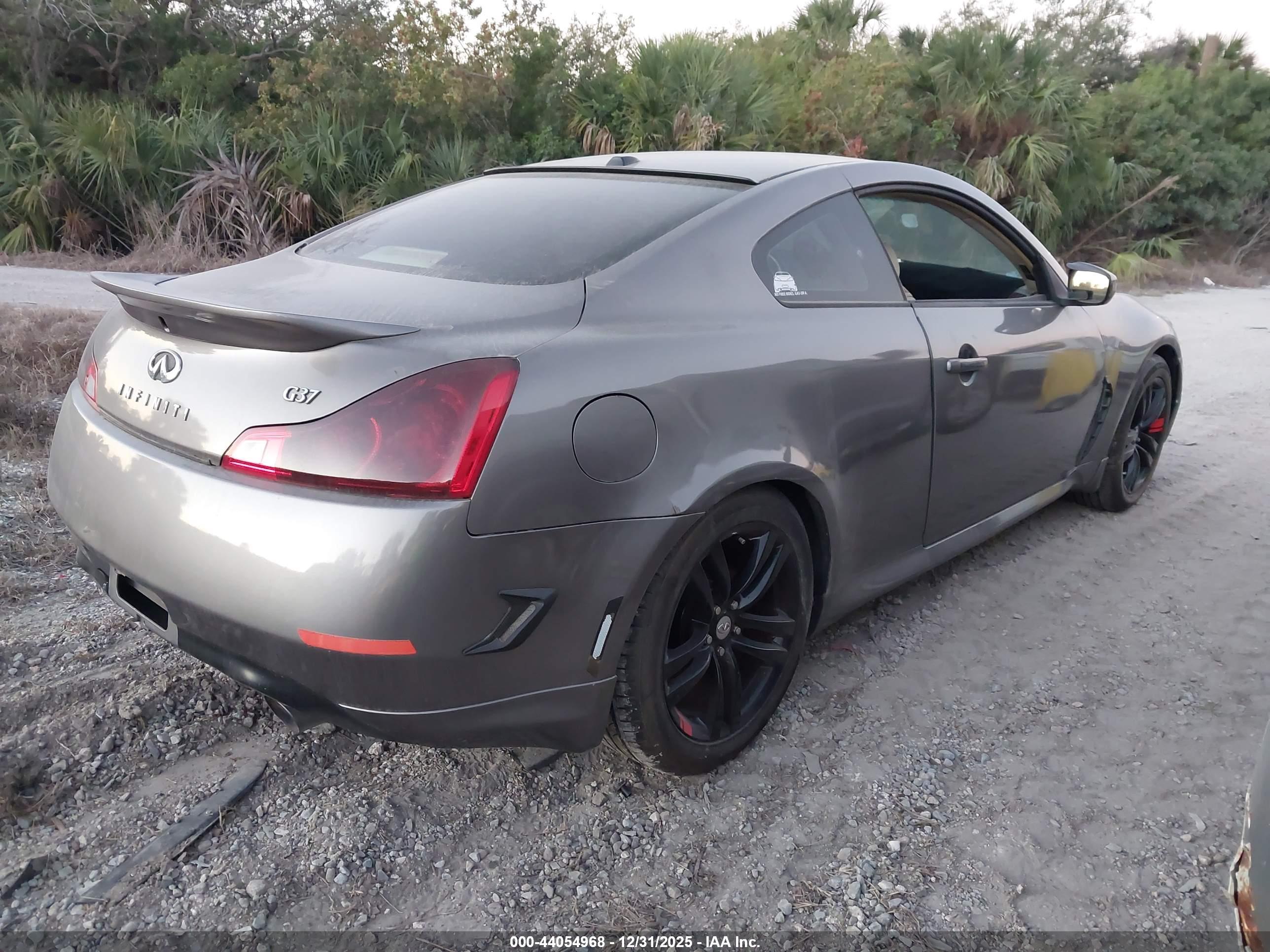 INFINITI G37 image 4