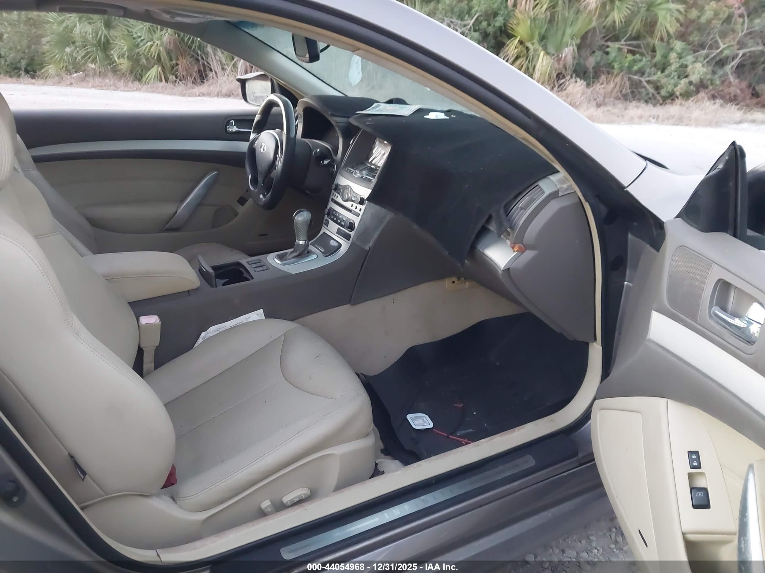 INFINITI G37 image 5