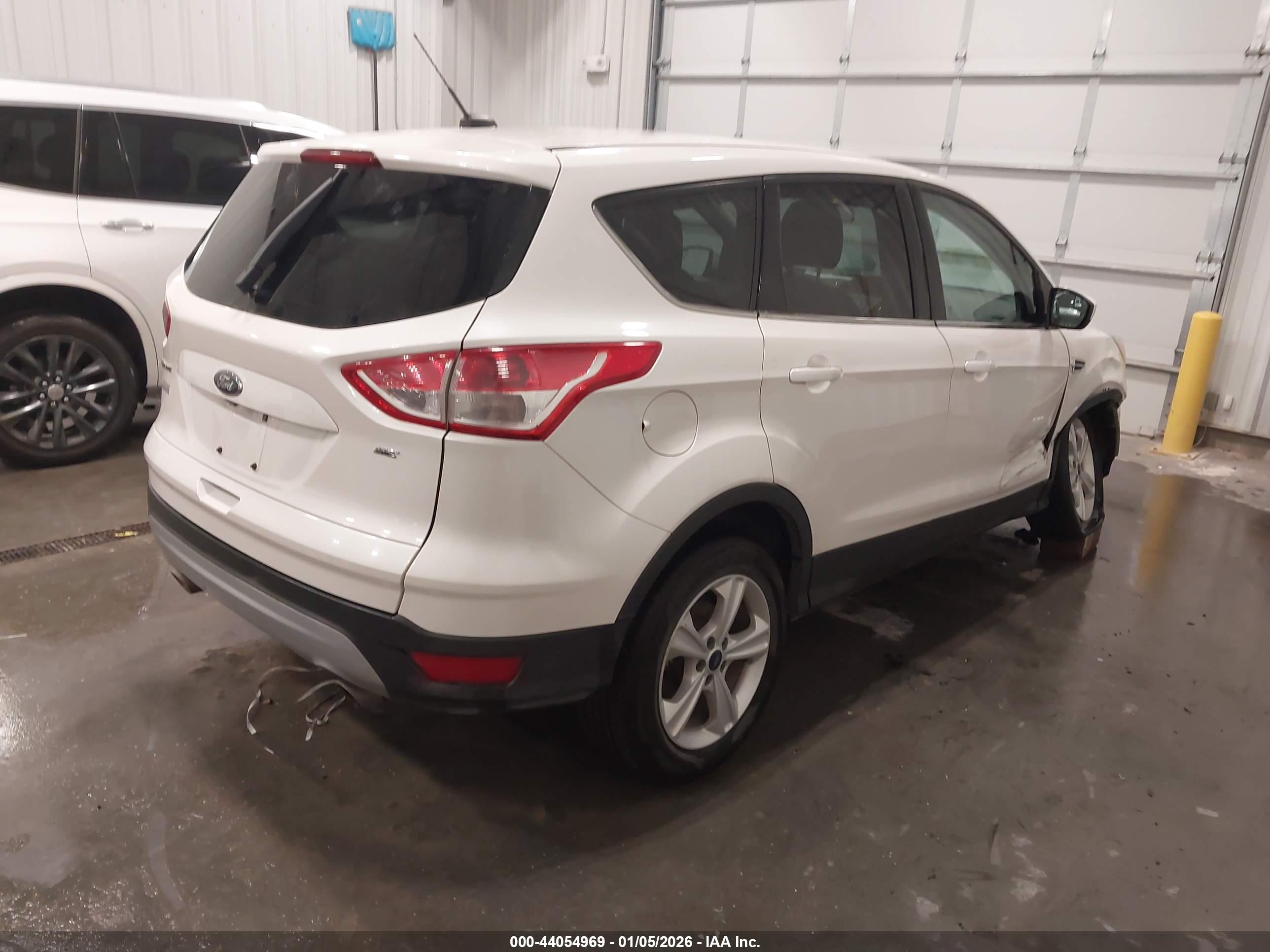 FORD ESCAPE image 4