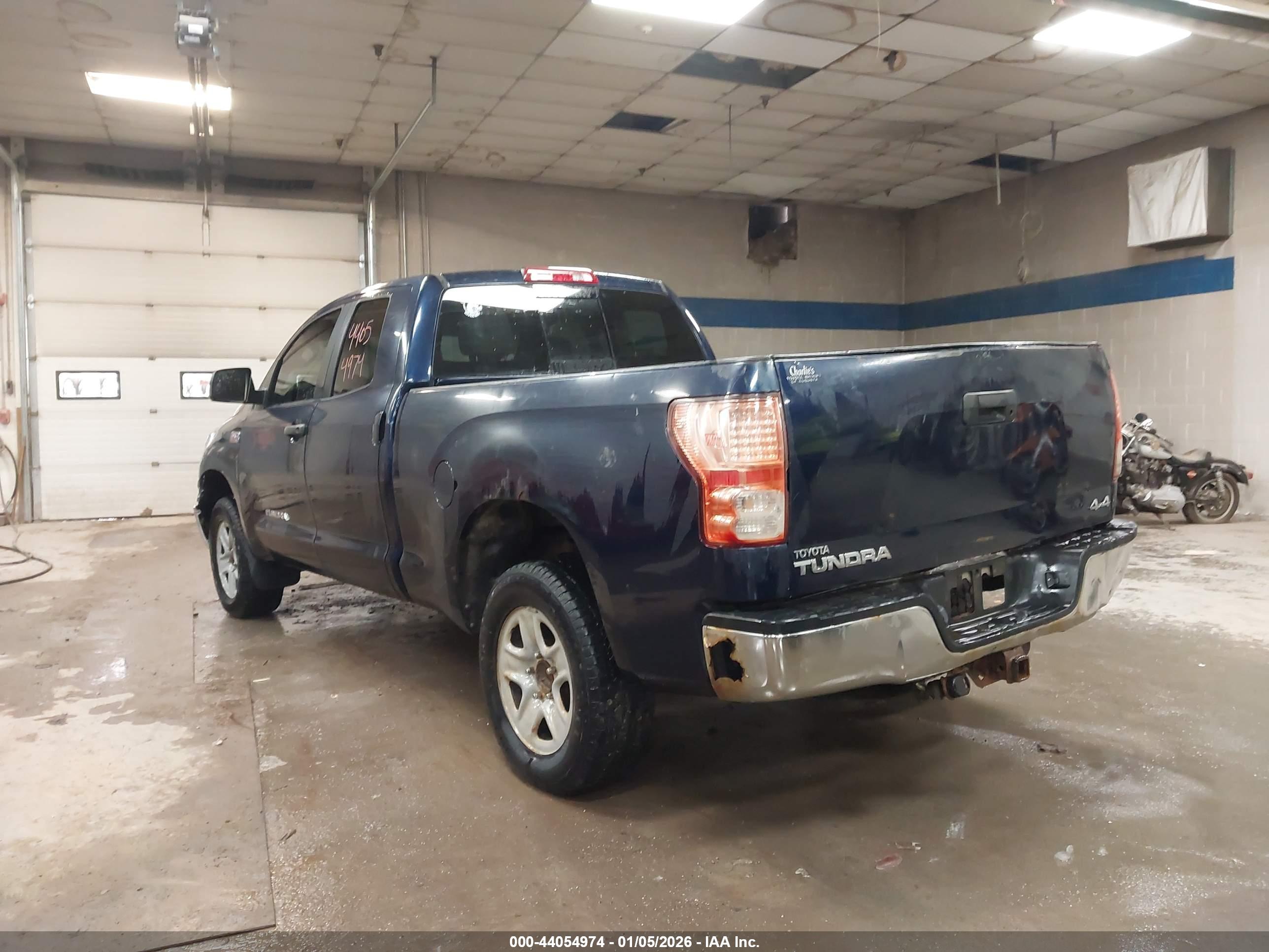 TOYOTA TUNDRA image 3