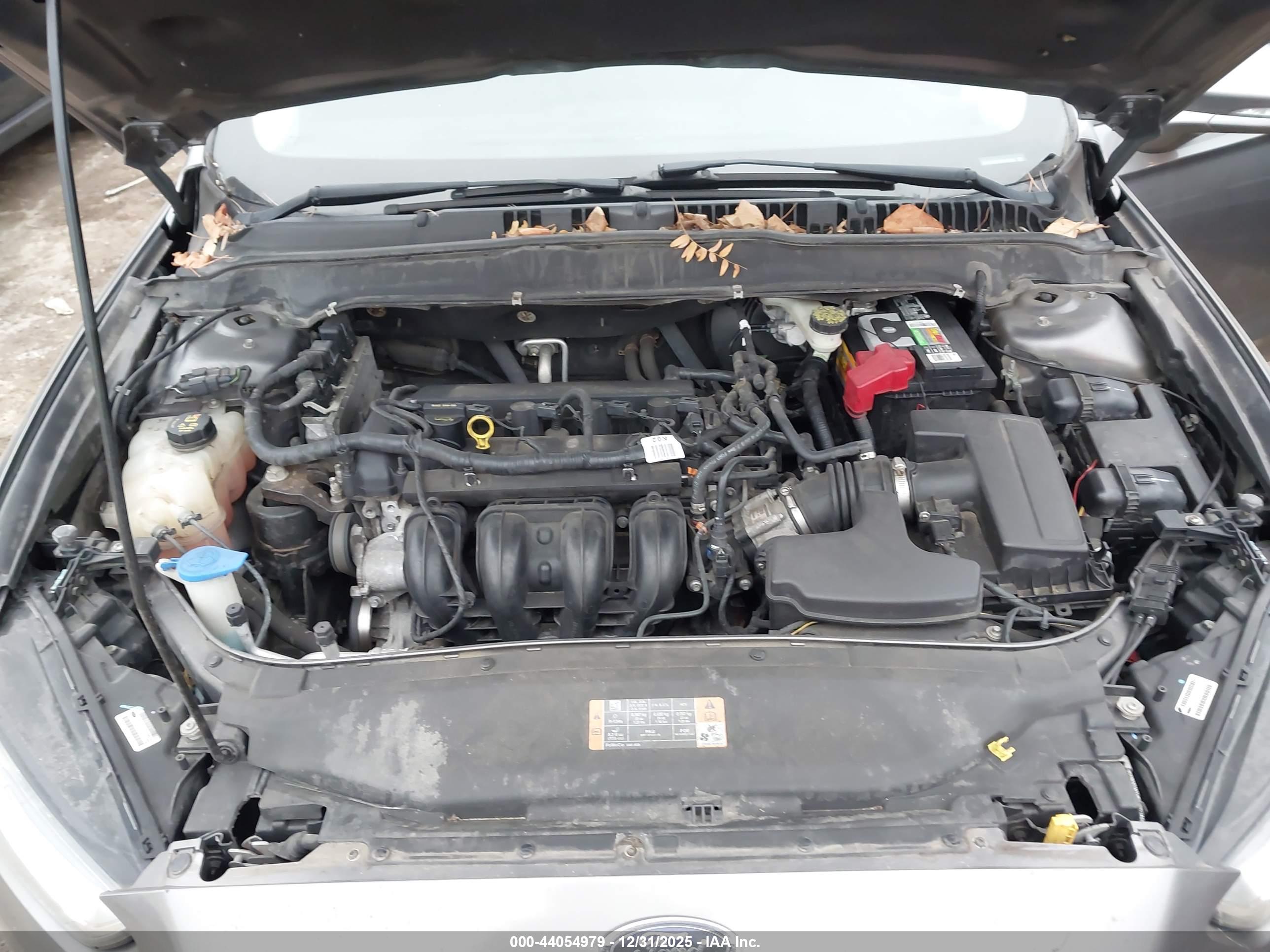 FORD FUSION image 10