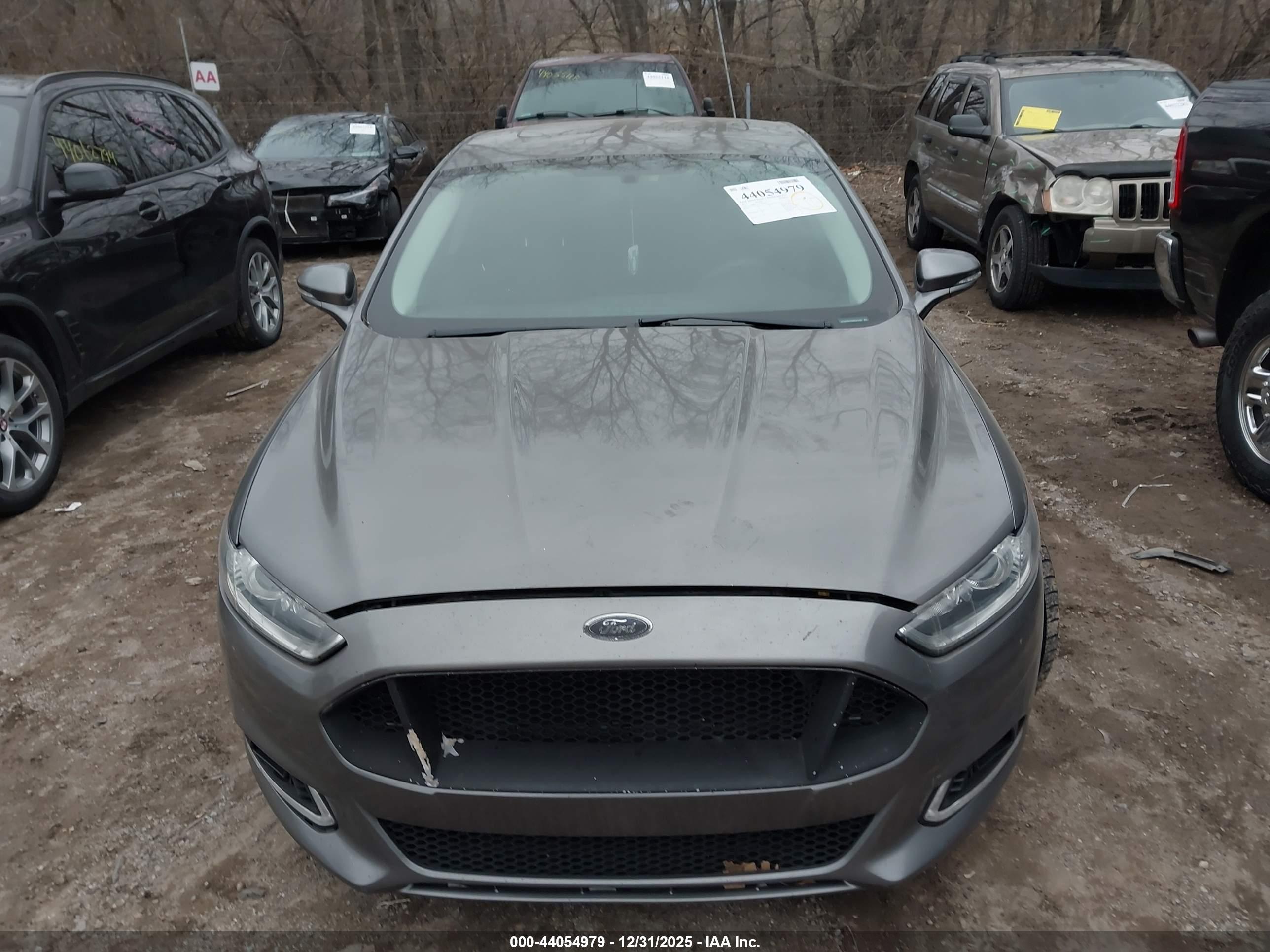 FORD FUSION image 6
