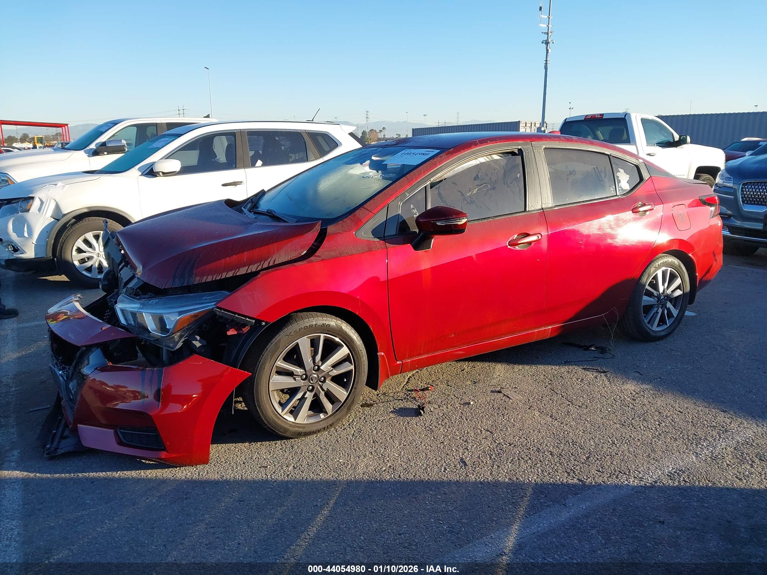 NISSAN VERSA image 2