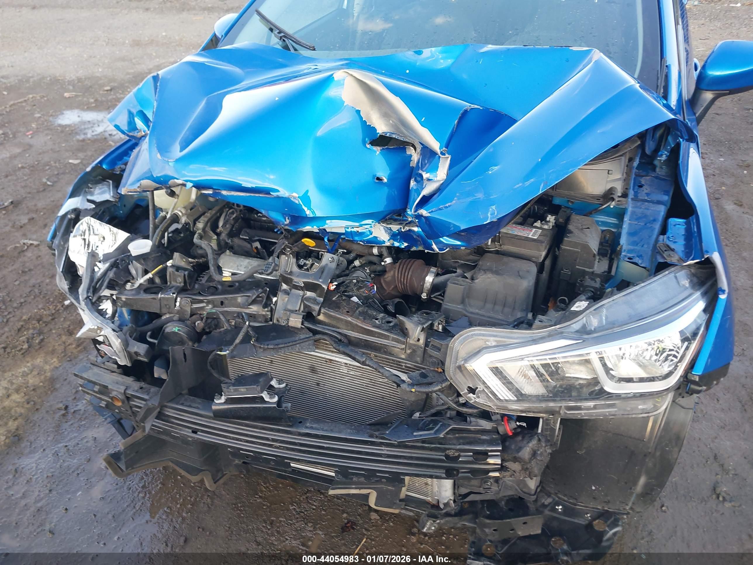 NISSAN VERSA image 6