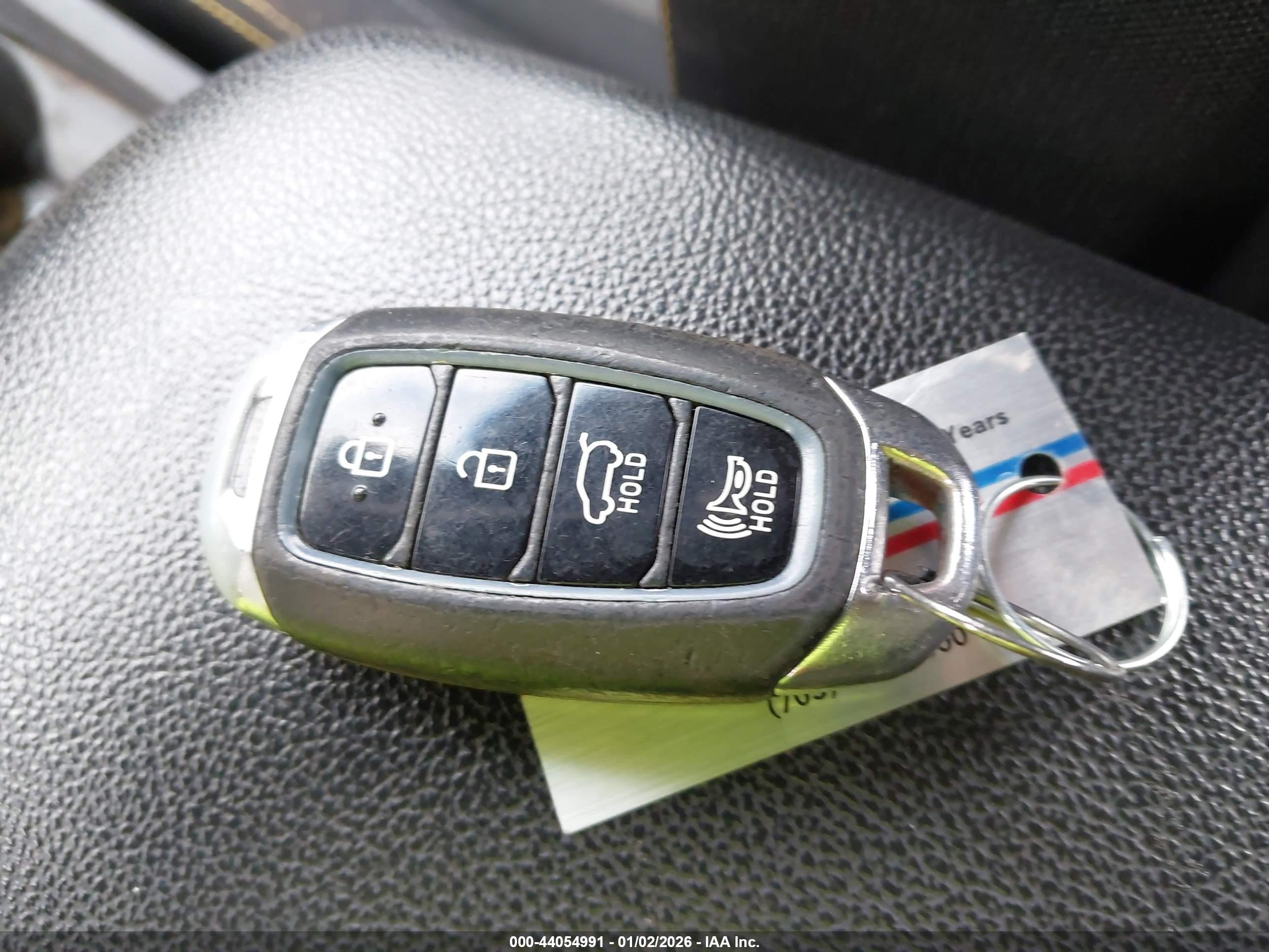 HYUNDAI VELOSTER image 11