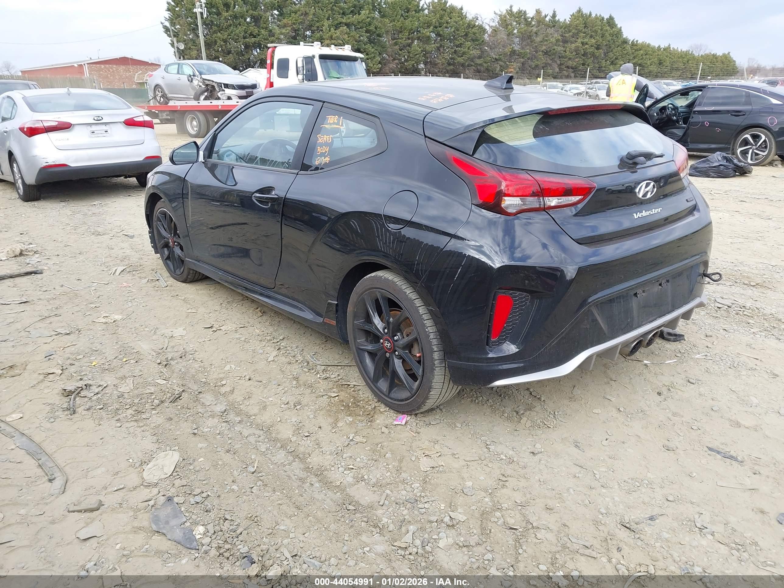 HYUNDAI VELOSTER image 3