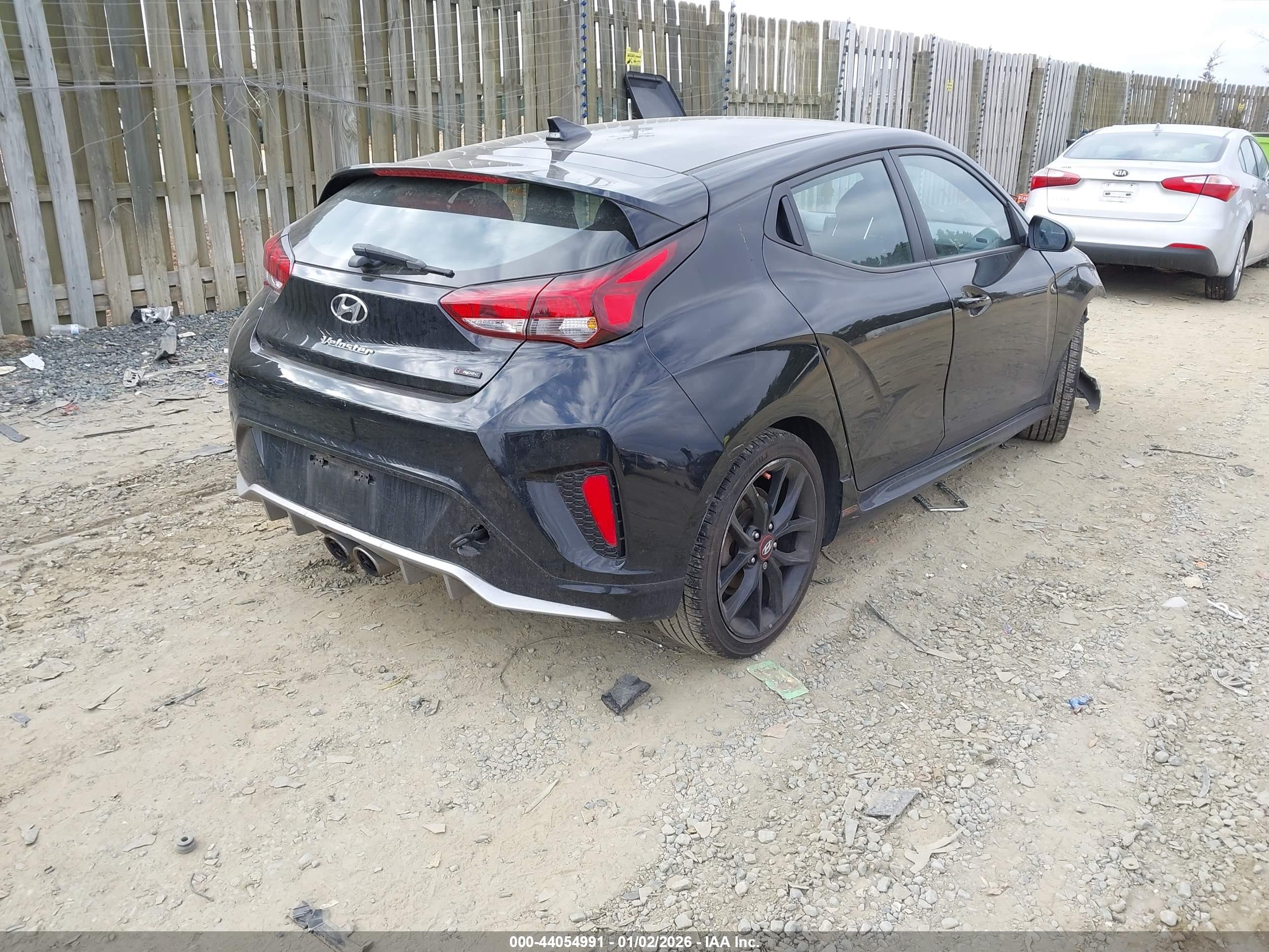 HYUNDAI VELOSTER image 4
