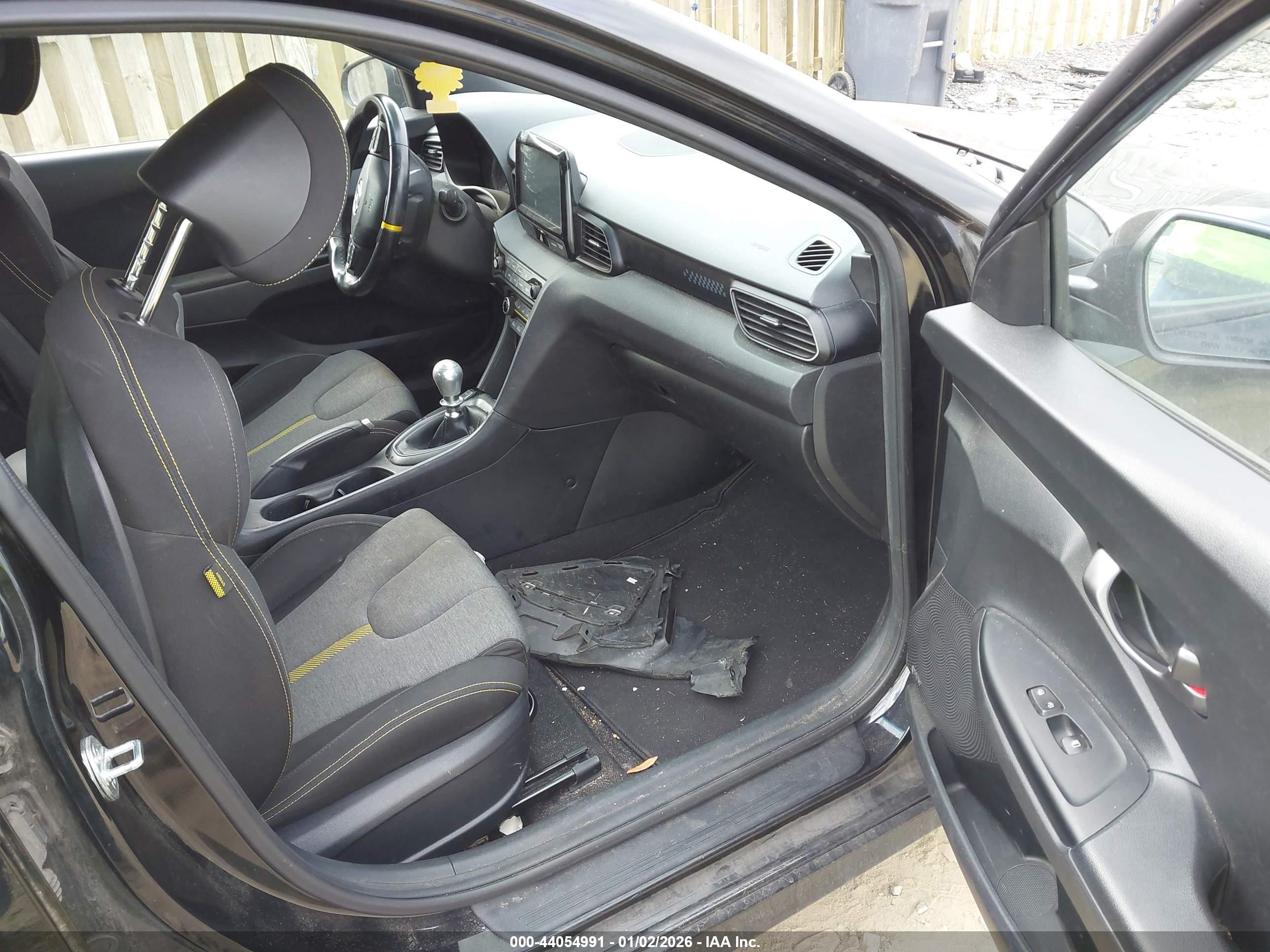HYUNDAI VELOSTER image 5