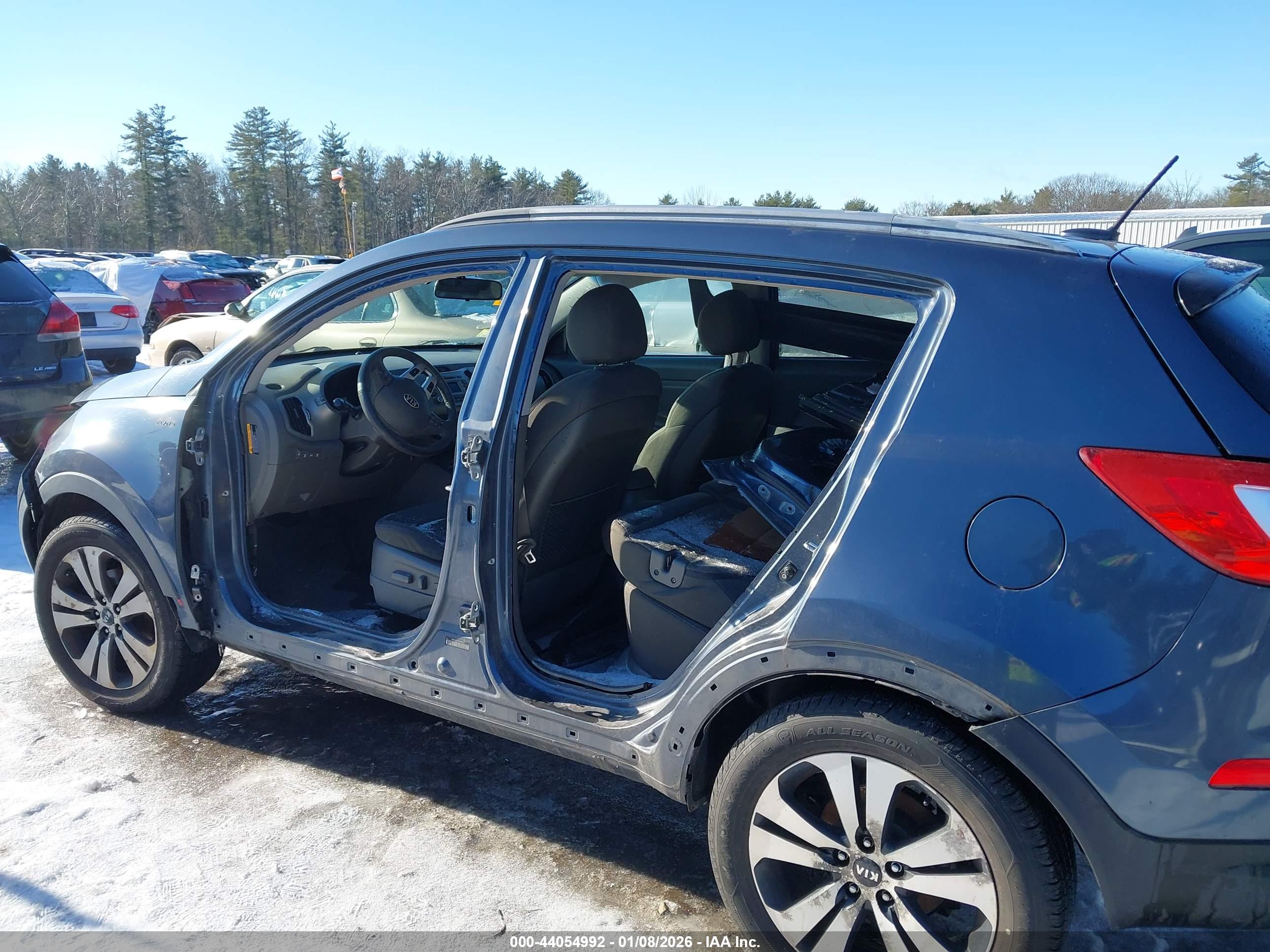 KIA SPORTAGE image 6