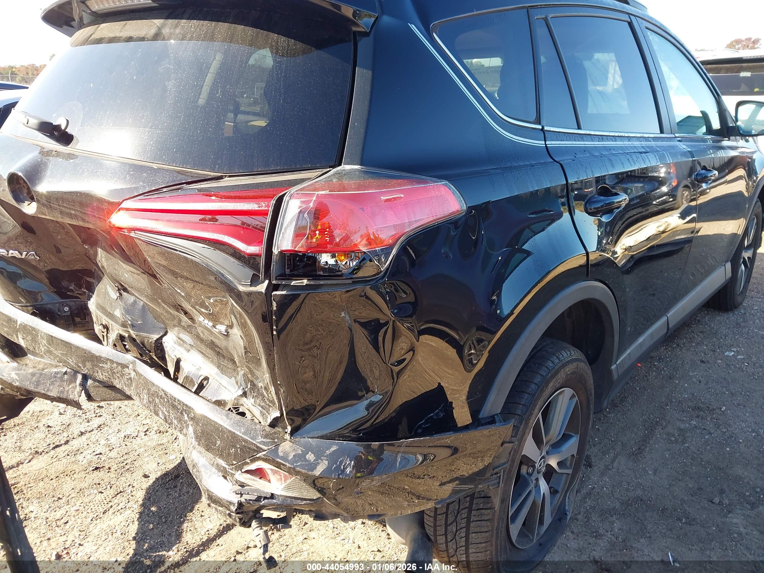 TOYOTA RAV4 image 6