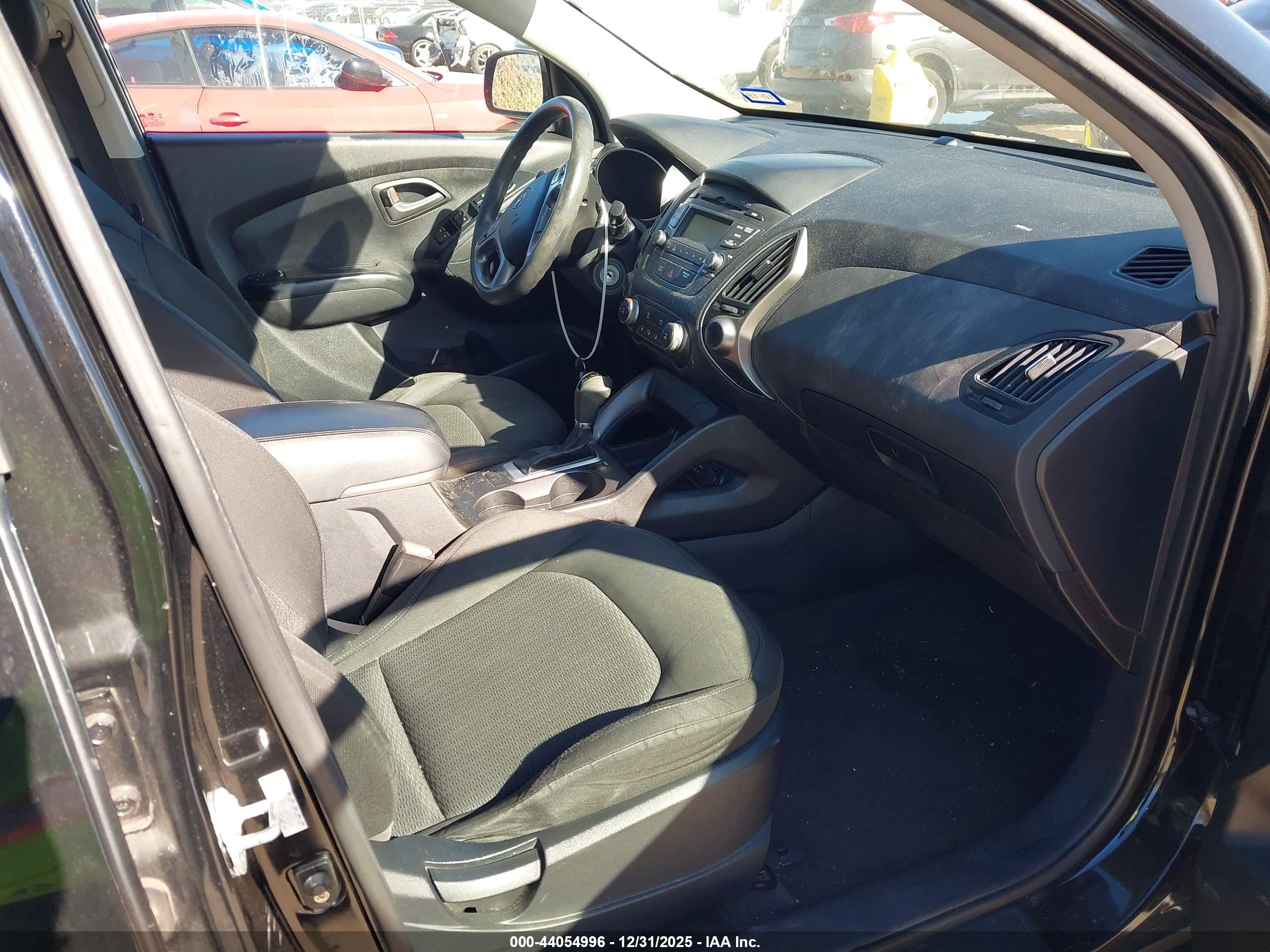 HYUNDAI TUCSON image 5